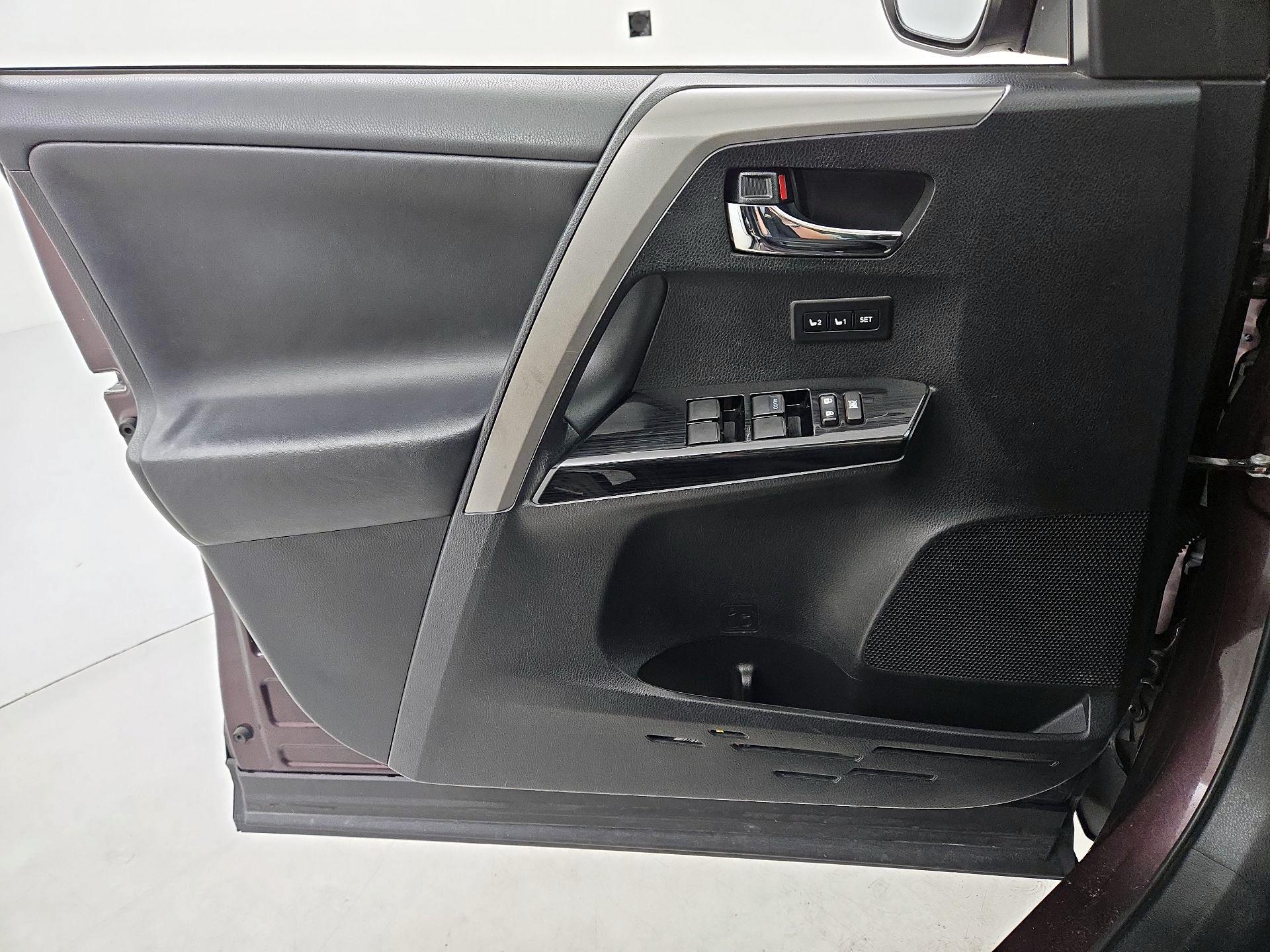 Thumbnail: 2017 Toyota RAV4 - 12