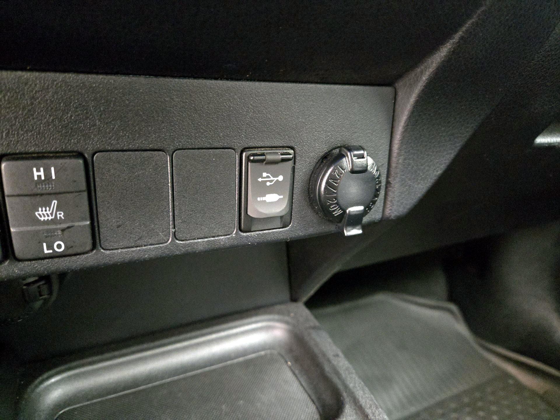 Thumbnail: 2017 Toyota RAV4 - 18