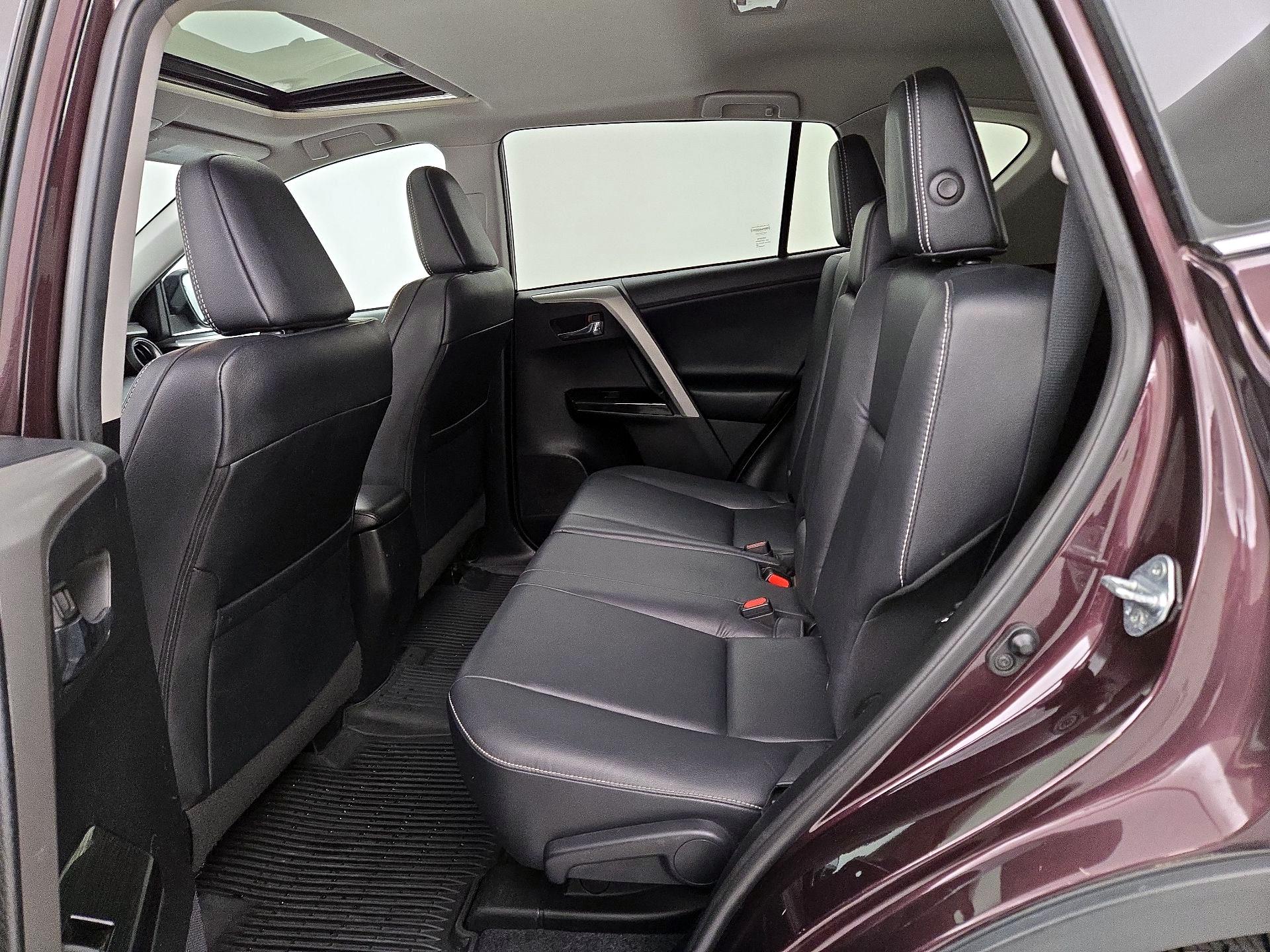 Thumbnail: 2017 Toyota RAV4 - 20