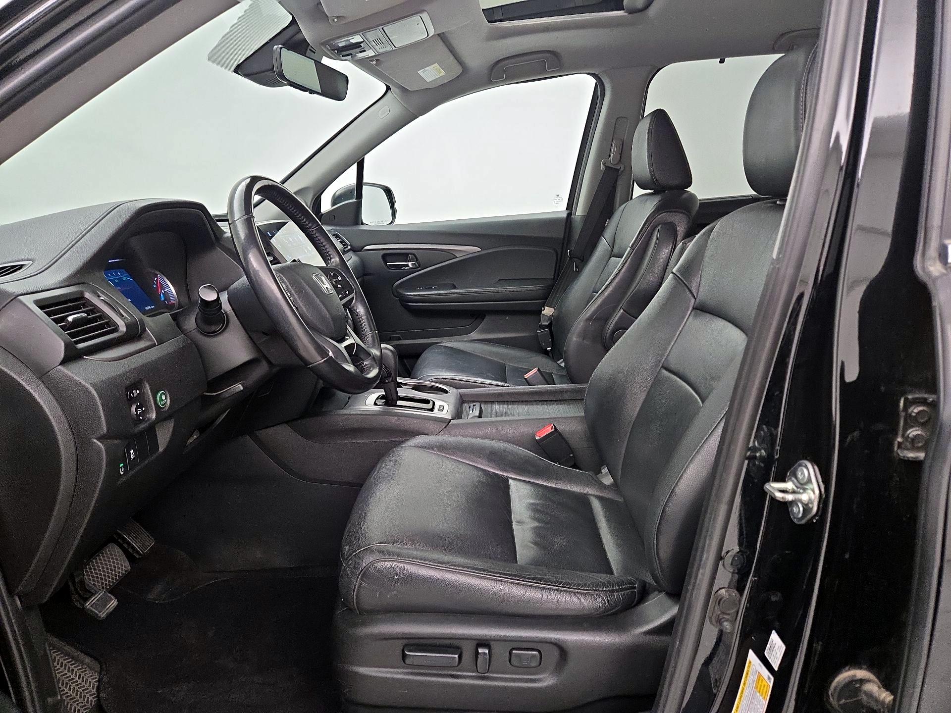 Thumbnail: 2019 Honda Pilot - 11