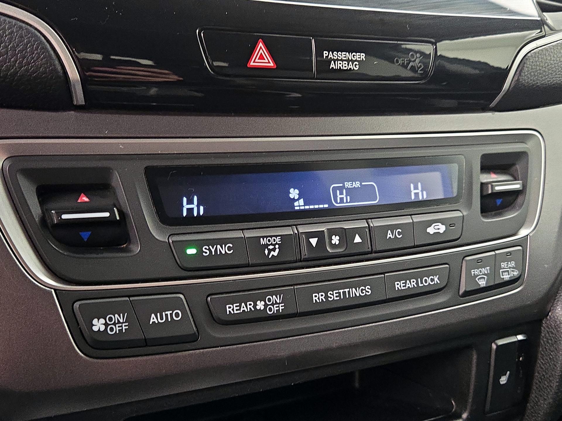 Thumbnail: 2019 Honda Pilot - 16