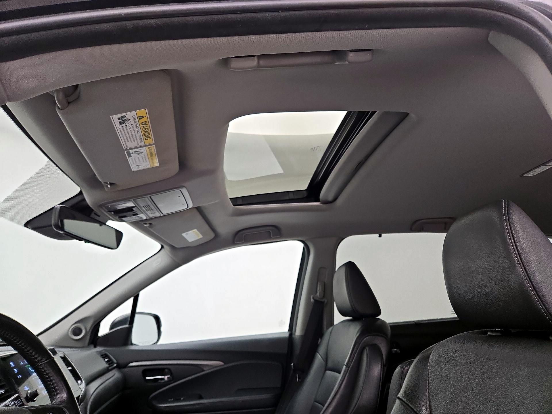 Thumbnail: 2019 Honda Pilot - 19