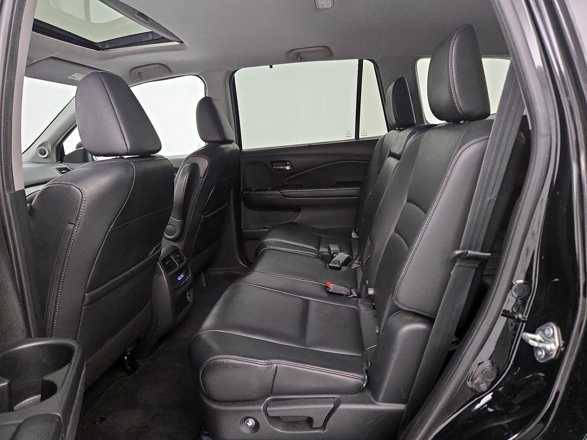 Thumbnail: 2019 Honda Pilot - 20