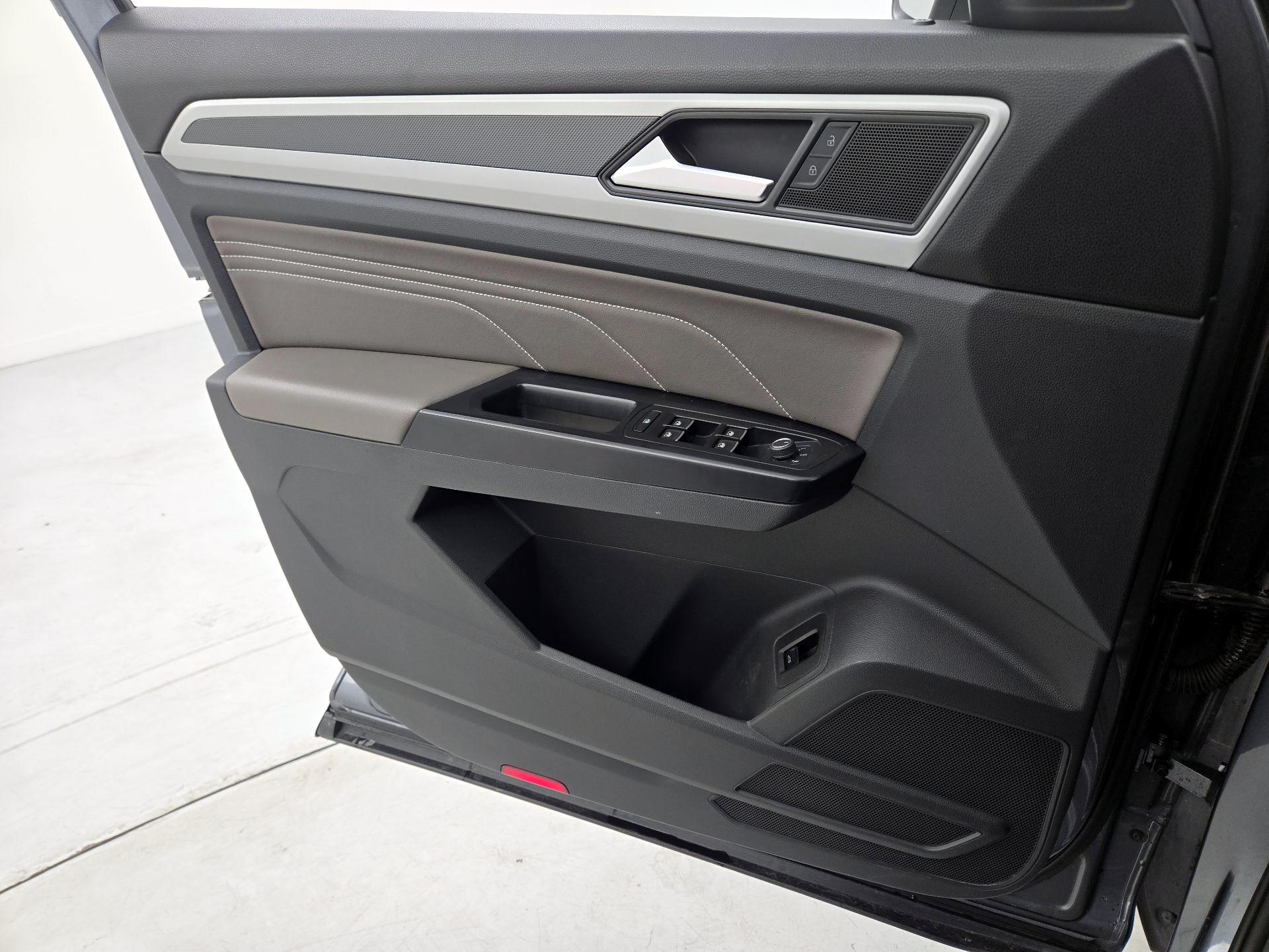 Thumbnail: 2021 Volkswagen Atlas - 12