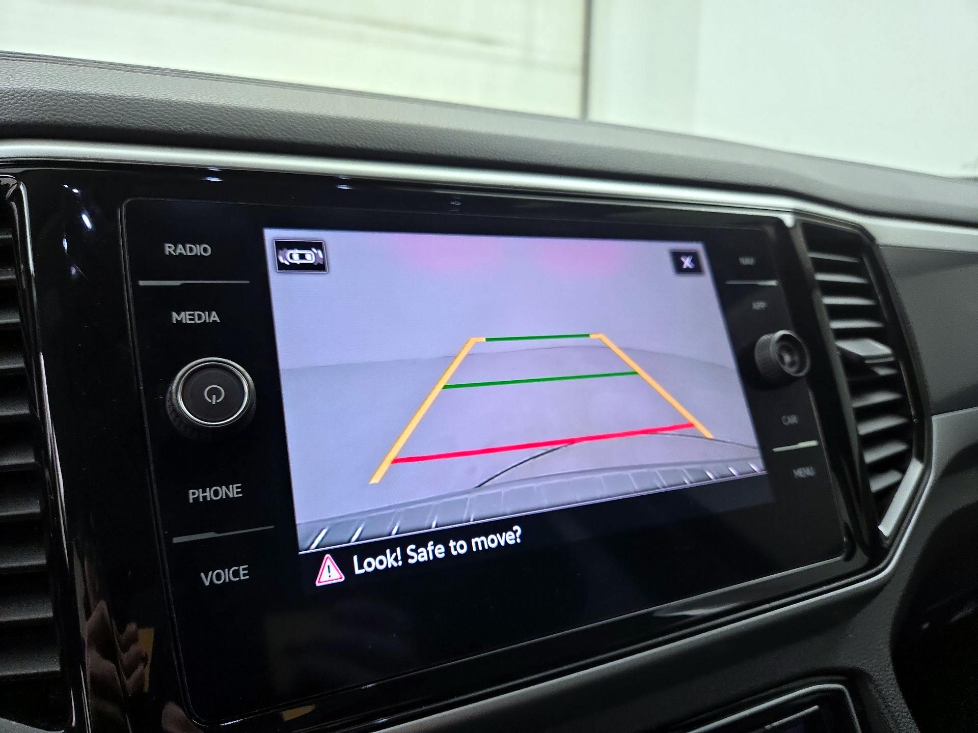 Thumbnail: 2021 Volkswagen Atlas - 15