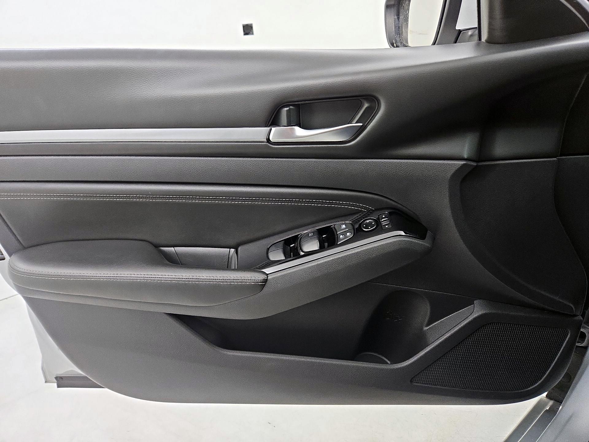 Thumbnail: 2022 Nissan Altima - 12