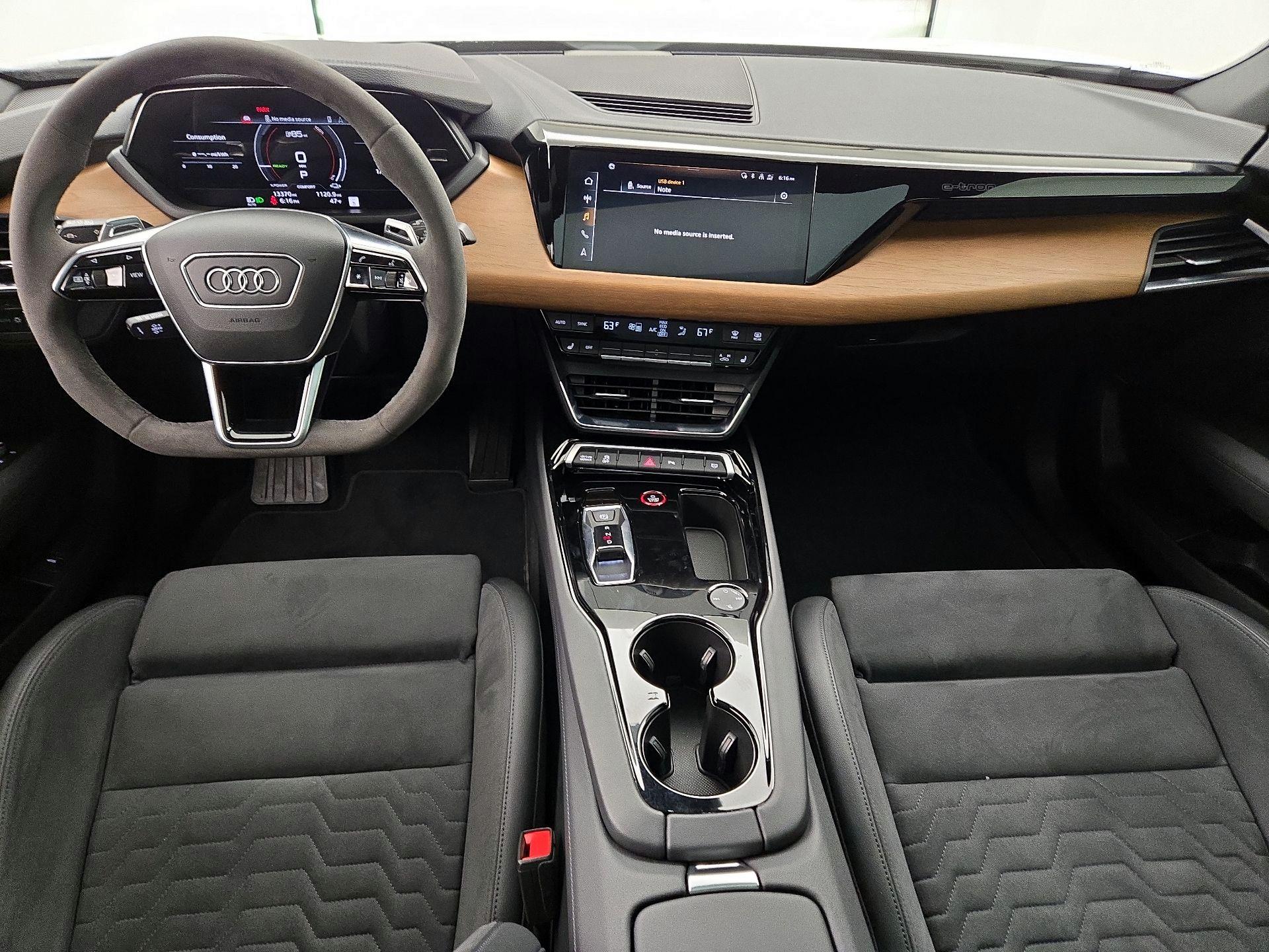 Thumbnail: 2022 Audi e-tron GT - 9