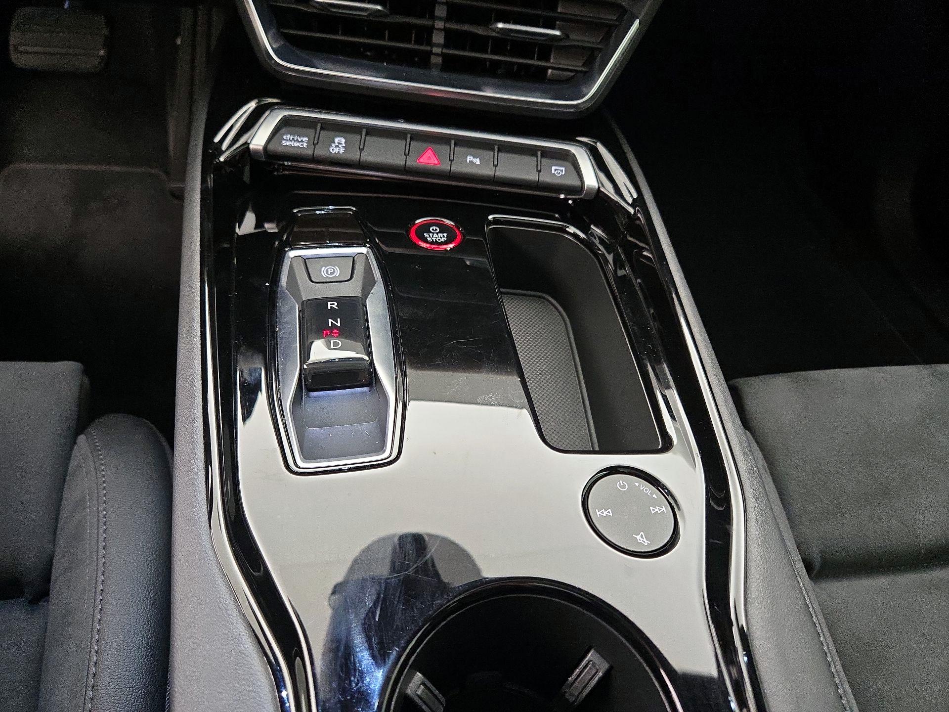 Thumbnail: 2022 Audi e-tron GT - 18