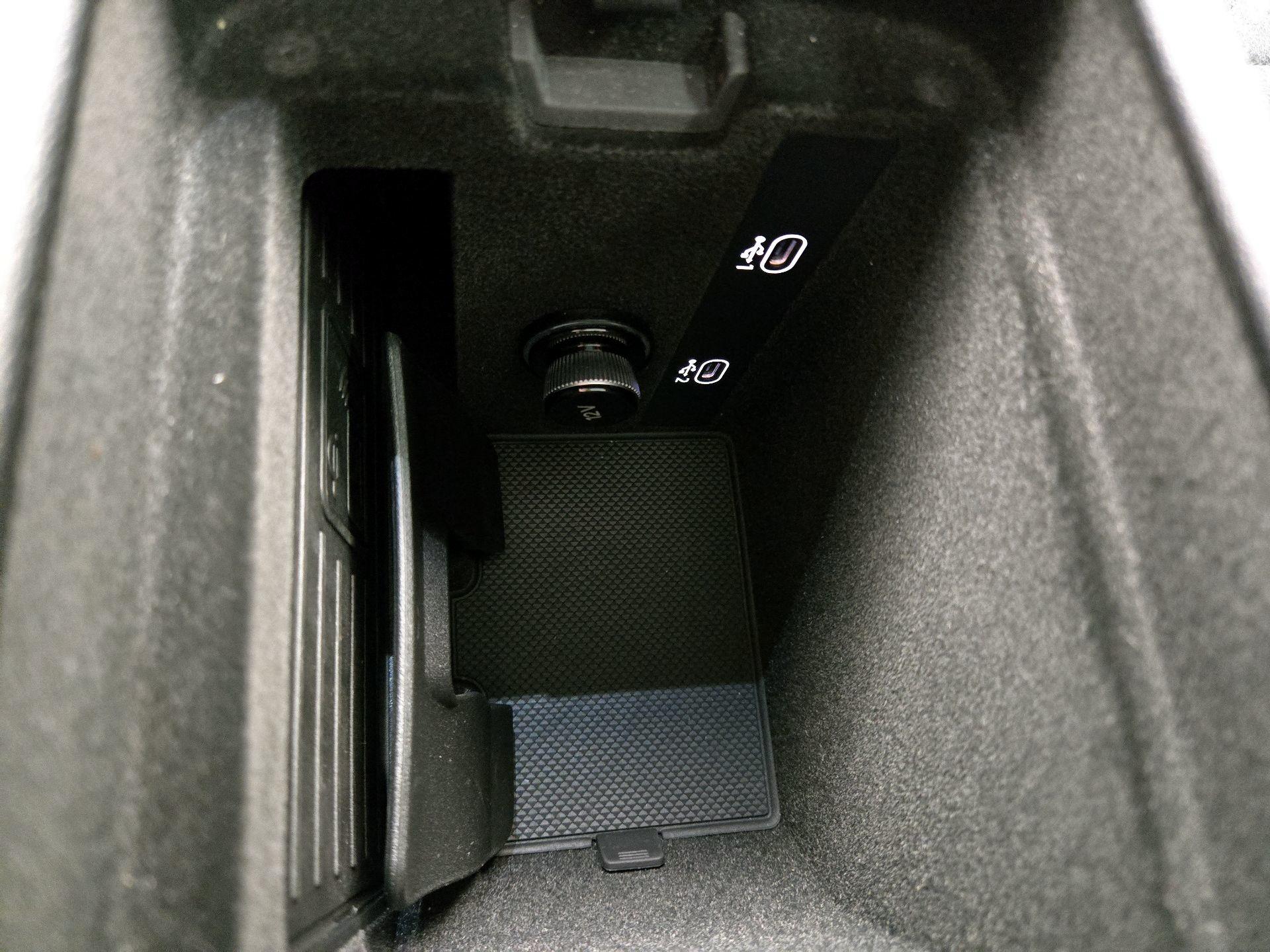 Thumbnail: 2022 Audi e-tron GT - 19