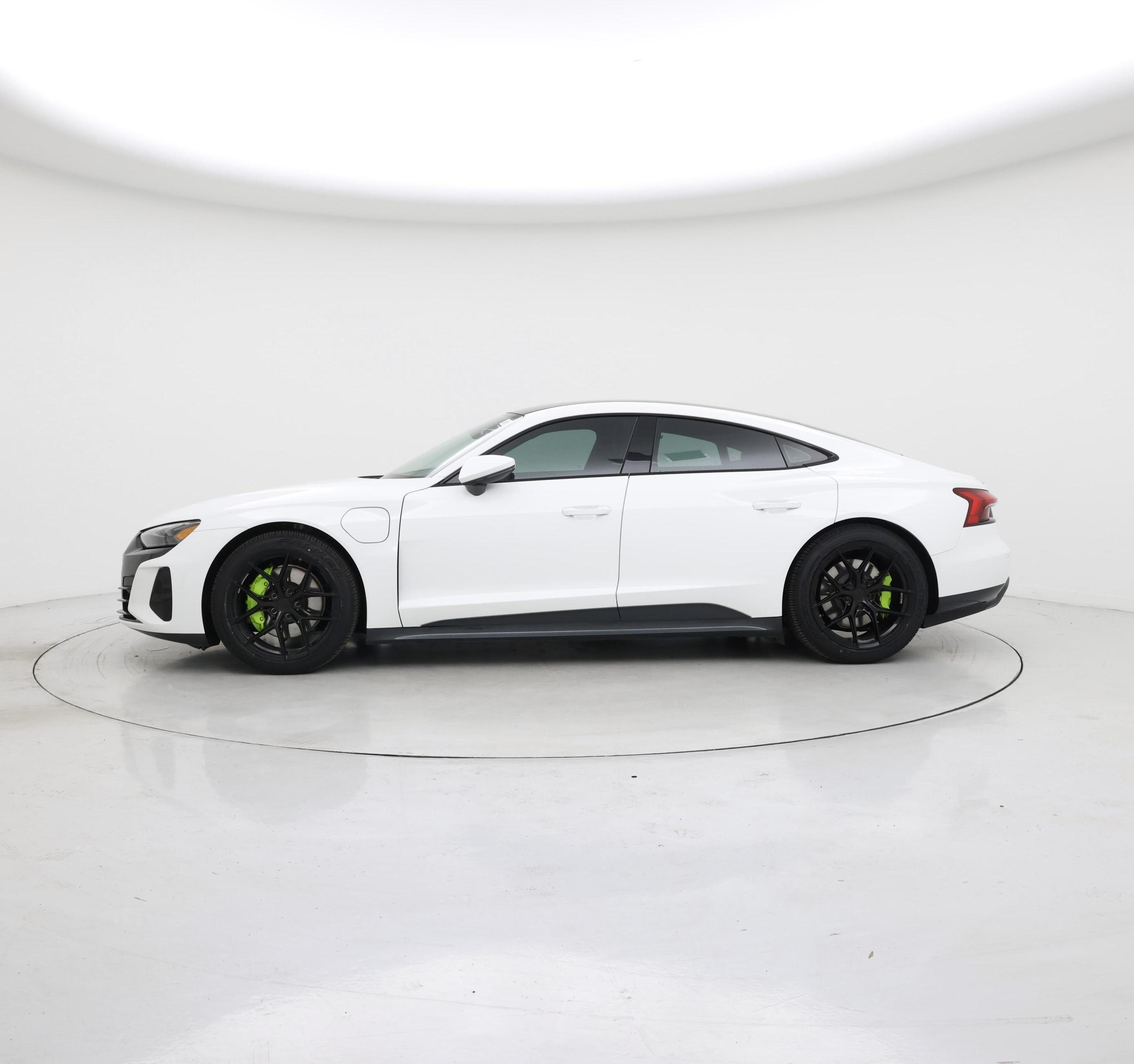 Thumbnail: 2022 Audi e-tron GT - 3