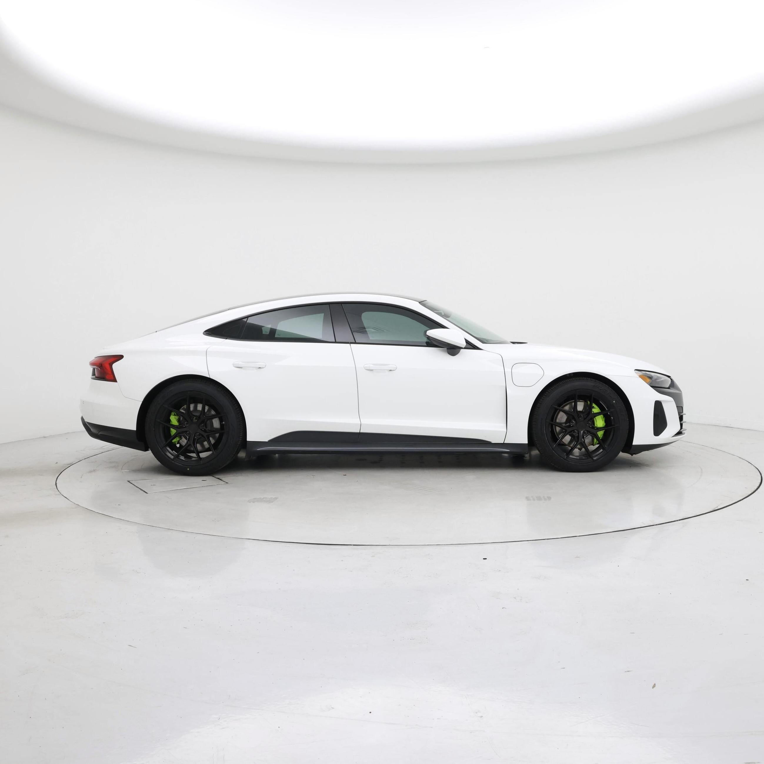 Thumbnail: 2022 Audi e-tron GT - 7