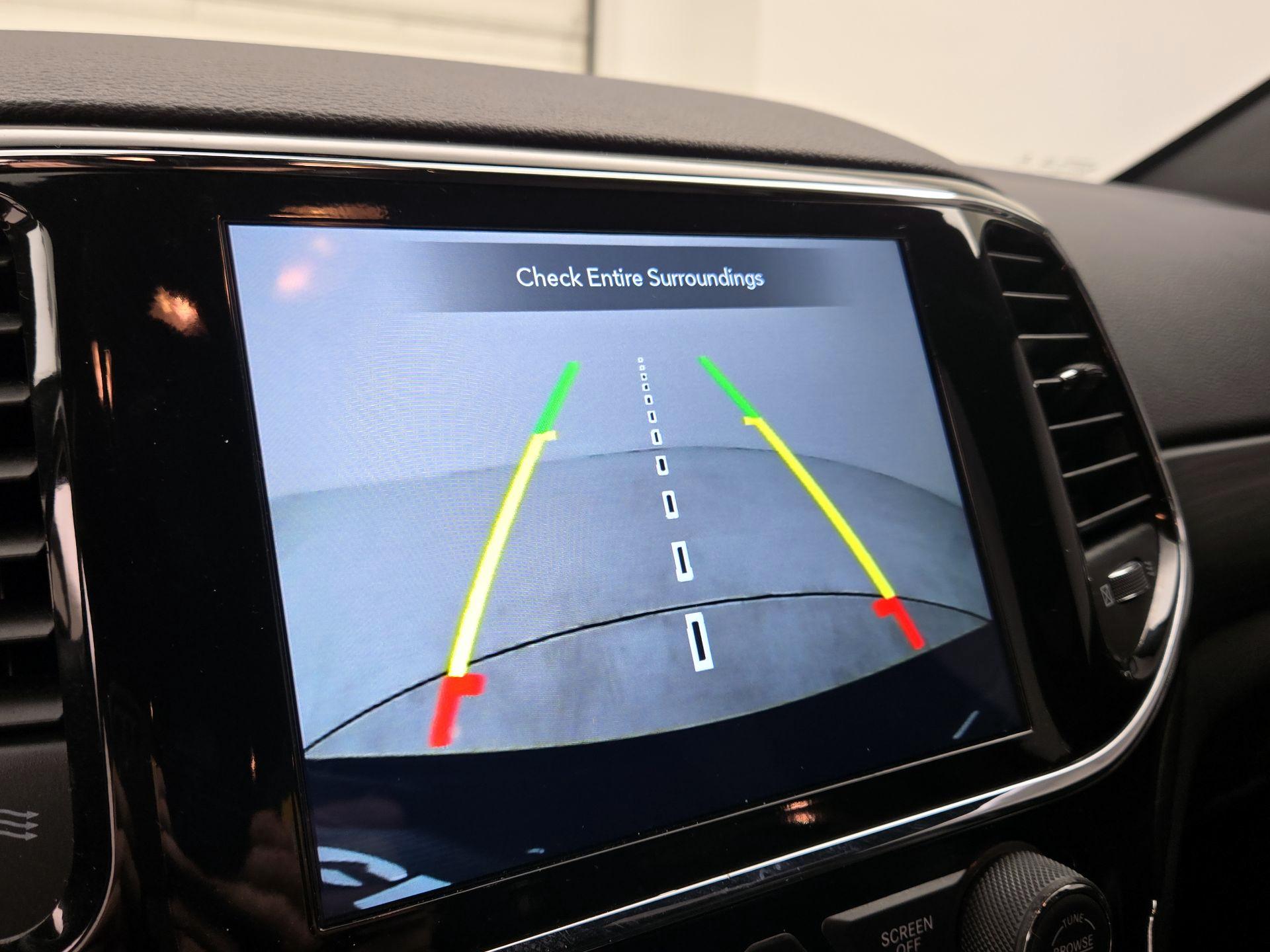 Thumbnail: 2021 Jeep Grand Cherokee - 15