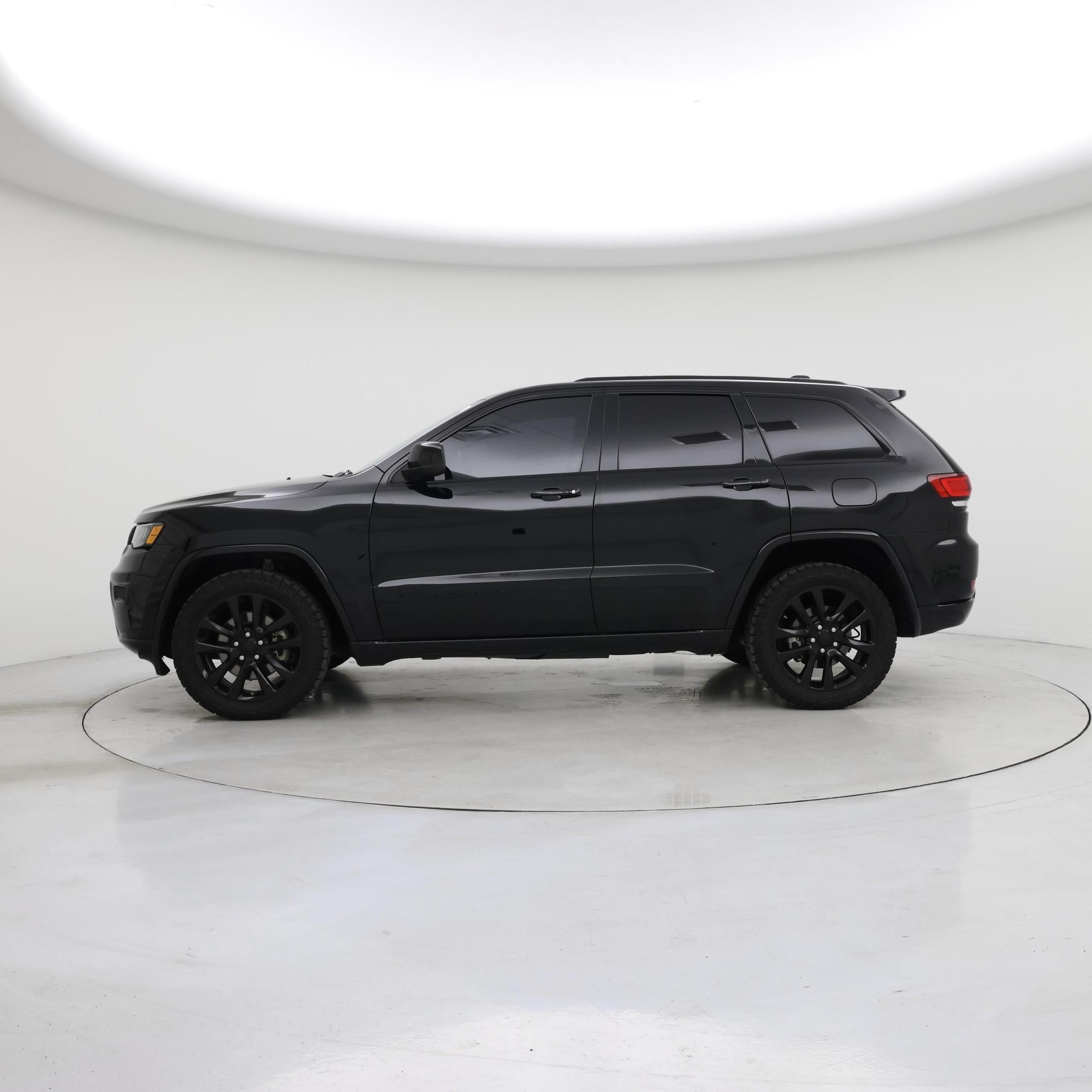 Thumbnail: 2021 Jeep Grand Cherokee - 3