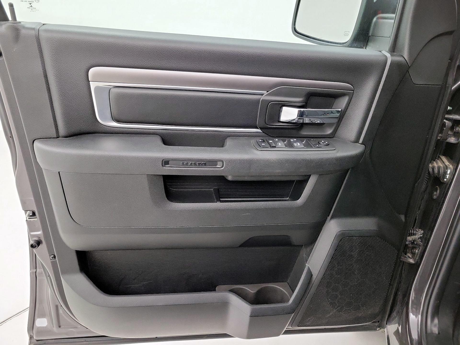 Thumbnail: 2022 RAM 1500 Classic - 12