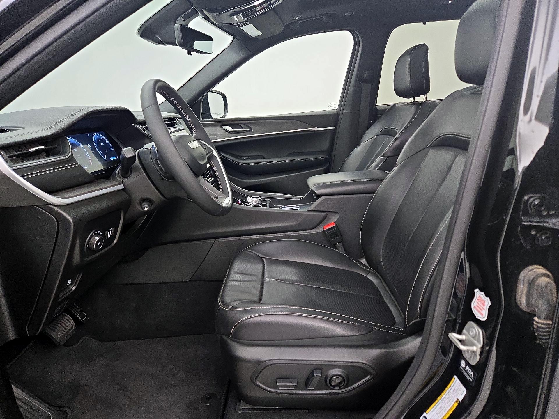 Thumbnail: 2024 Jeep Grand Cherokee L - 11