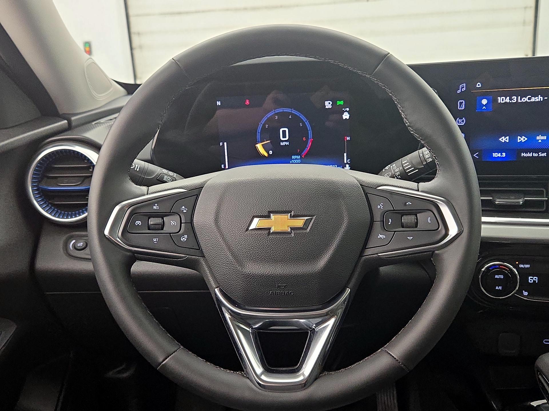 Thumbnail: 2025 Chevrolet Trax - 10