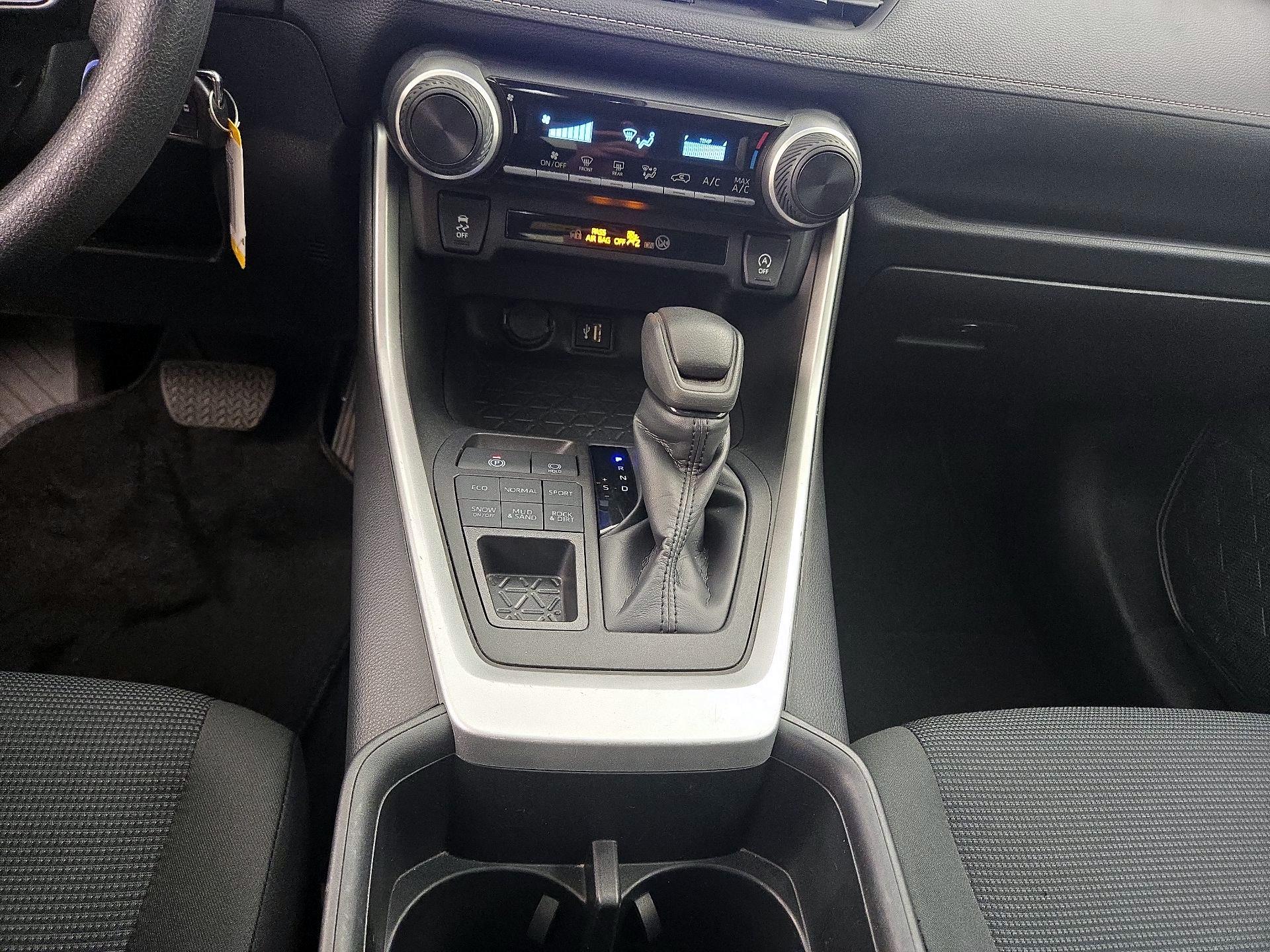 Thumbnail: 2024 Toyota RAV4 - 17