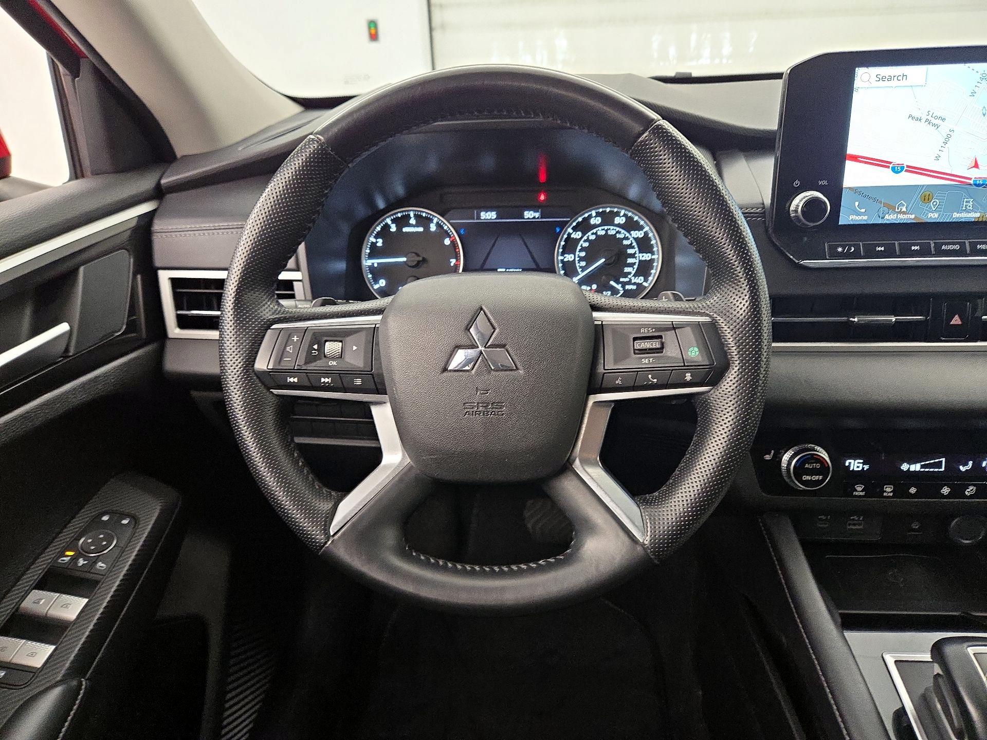 Thumbnail: 2024 Mitsubishi Outlander - 10