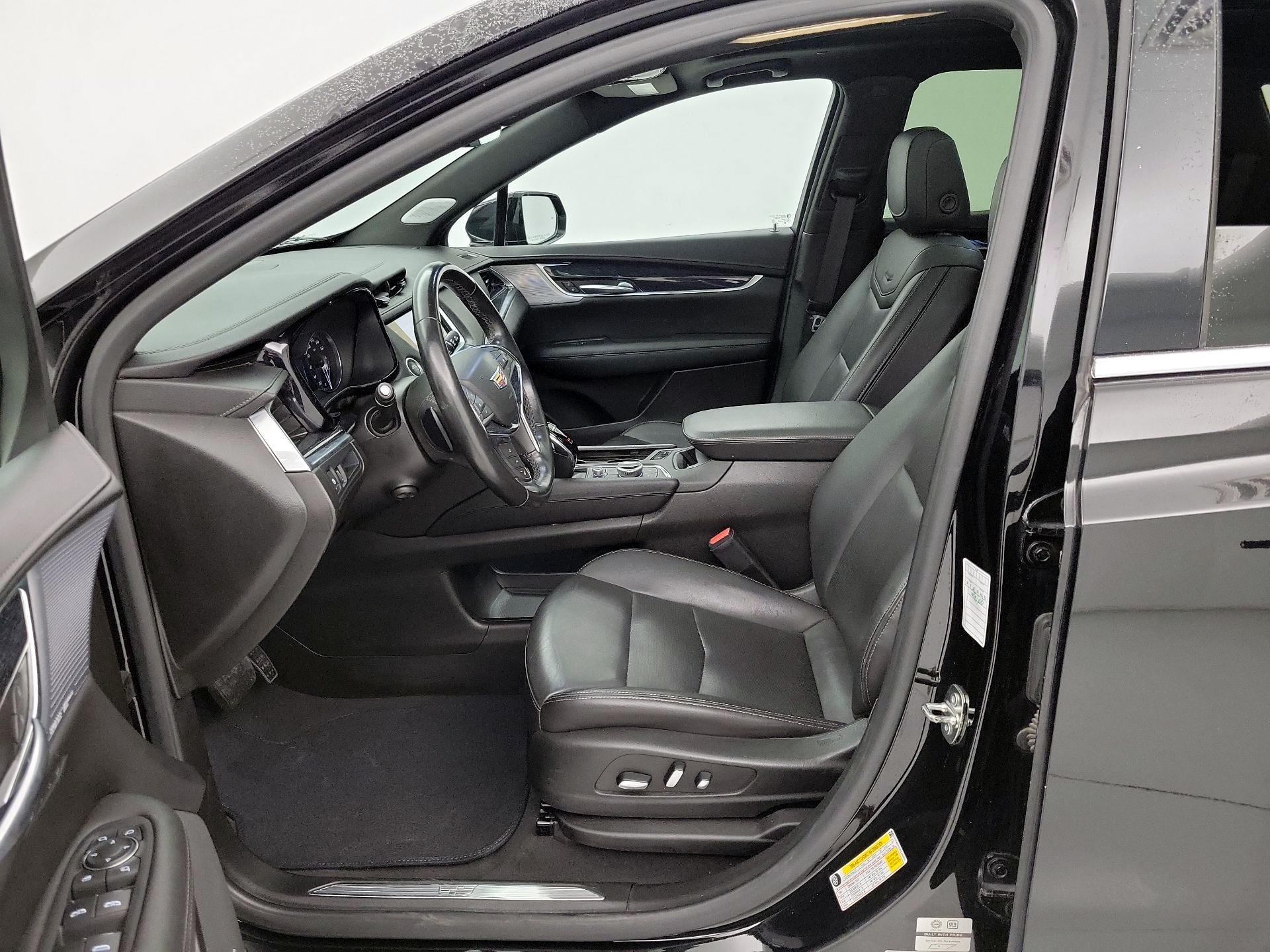 Thumbnail: 2023 Cadillac XT5 - 11