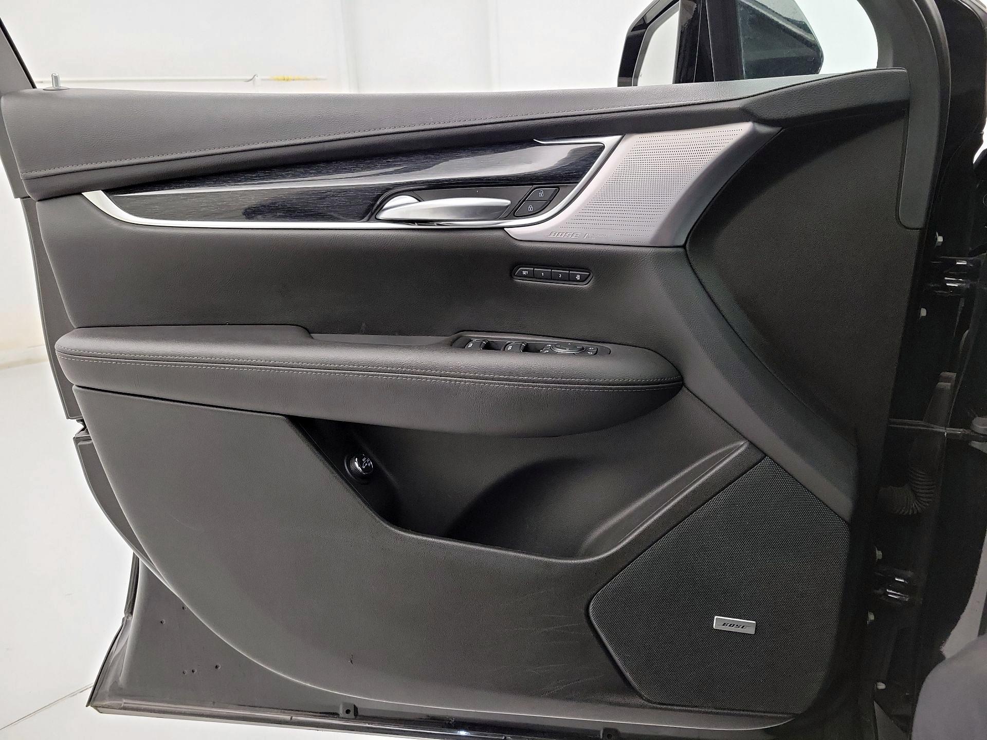 Thumbnail: 2023 Cadillac XT5 - 12