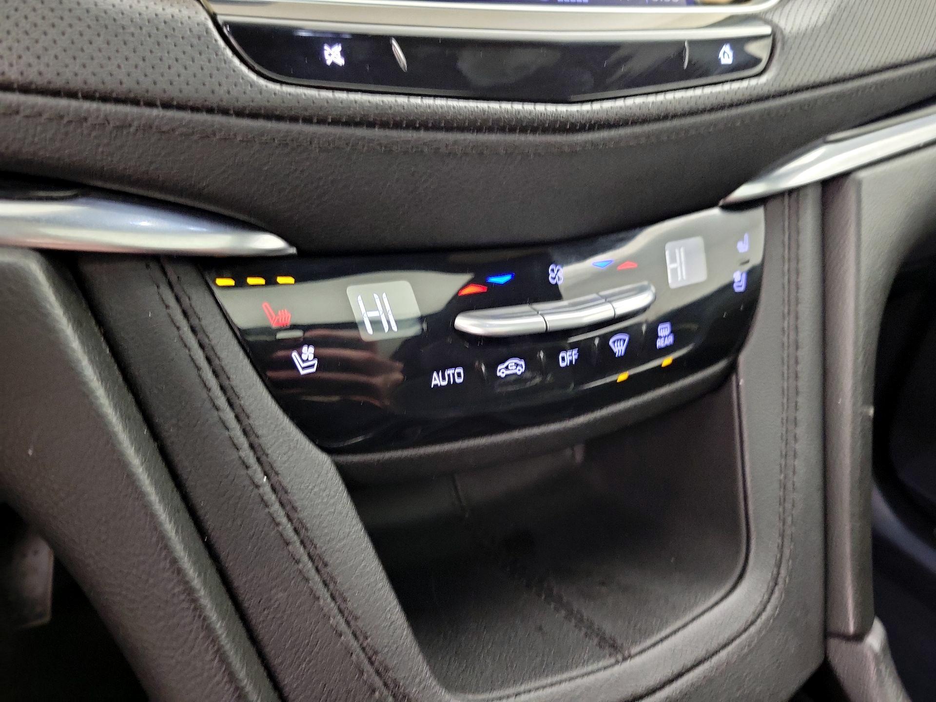 Thumbnail: 2023 Cadillac XT5 - 16