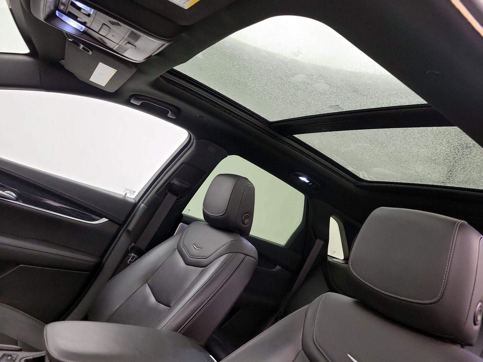 Thumbnail: 2023 Cadillac XT5 - 19