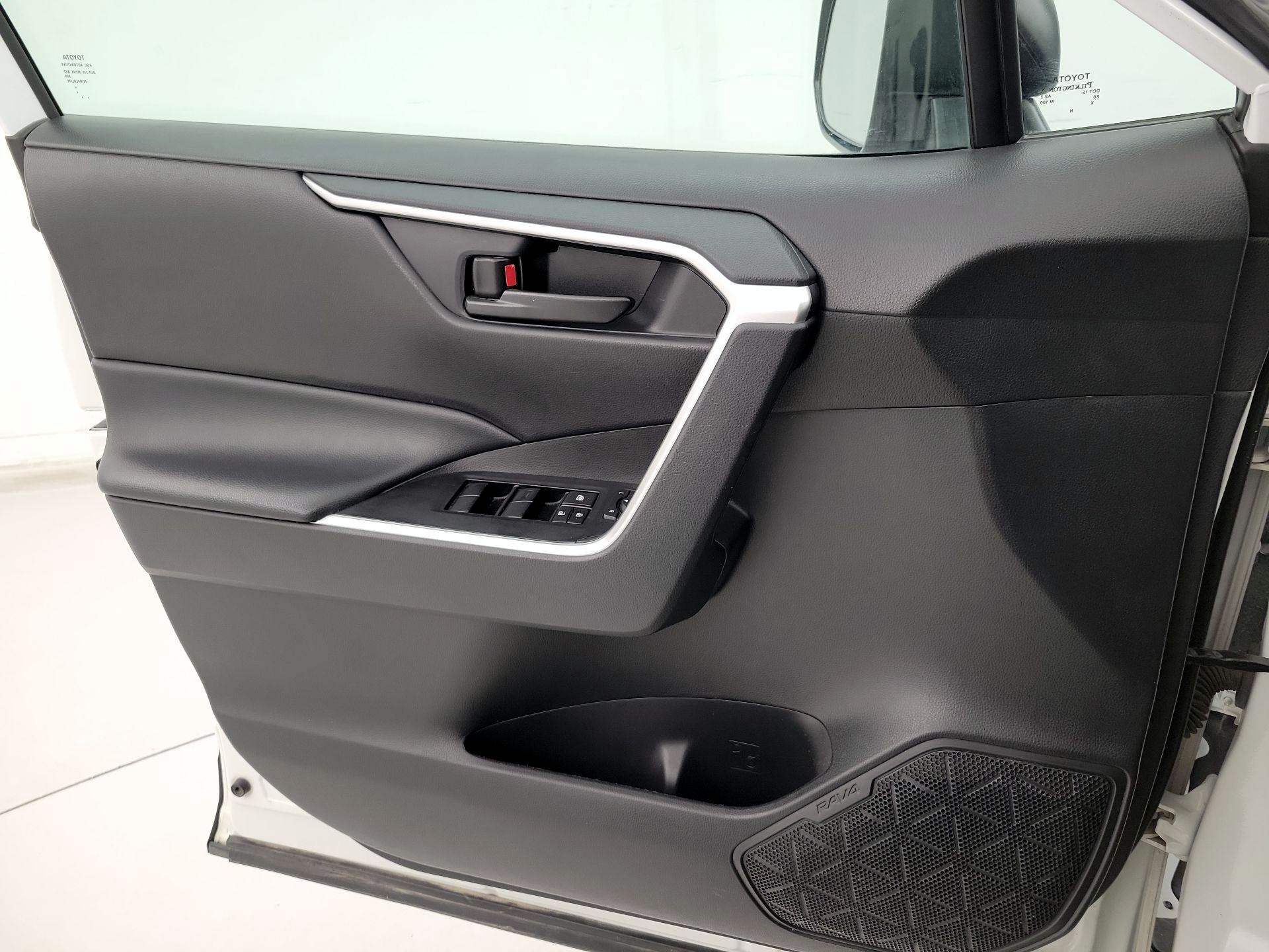 Thumbnail: 2024 Toyota RAV4 - 12