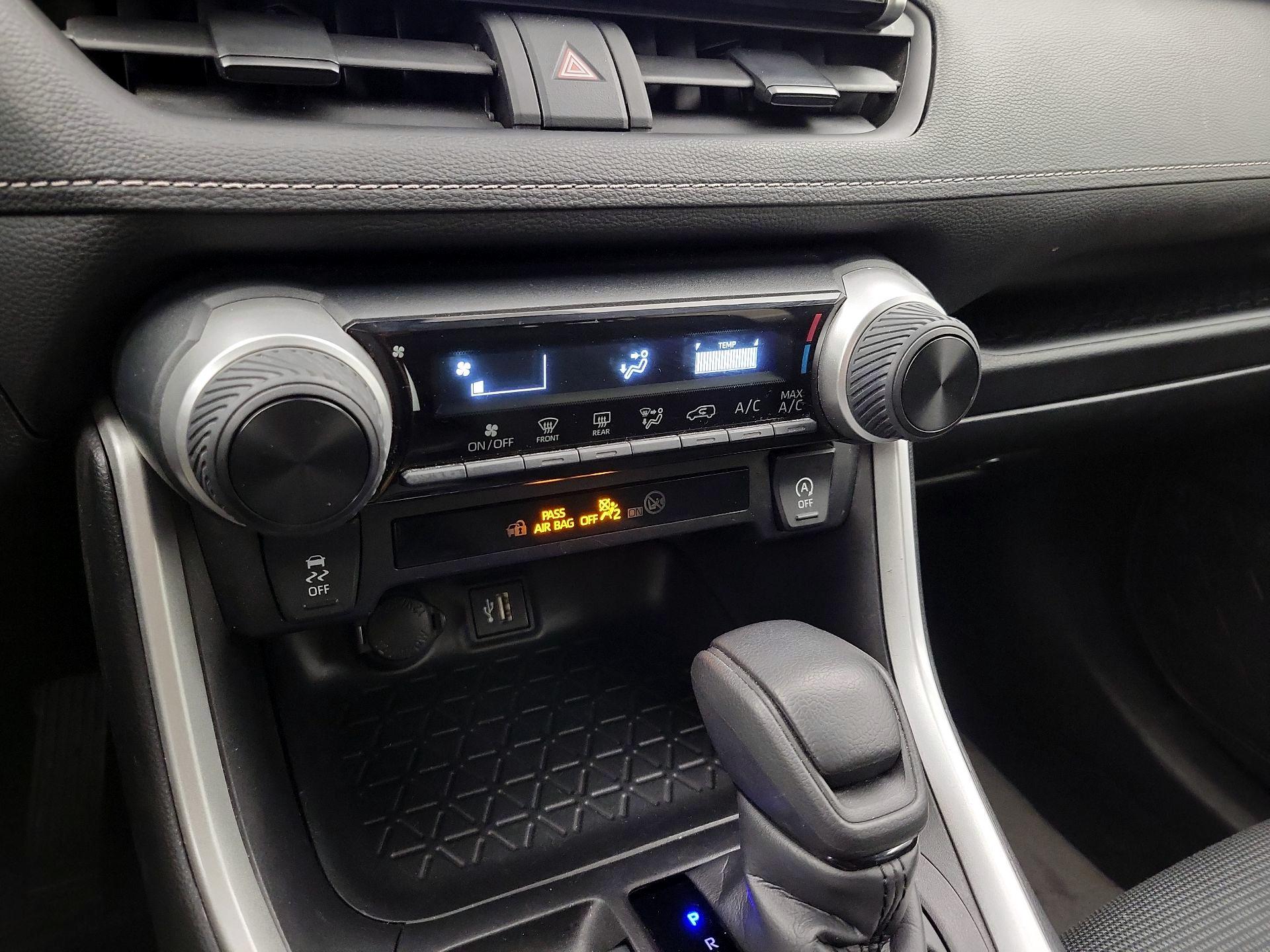 Thumbnail: 2024 Toyota RAV4 - 17