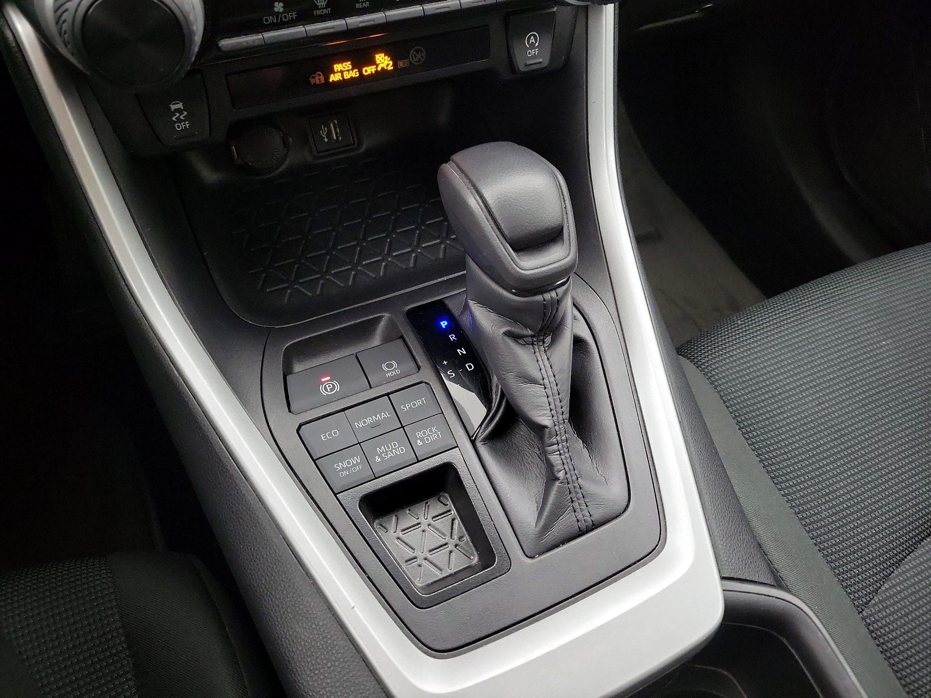 Thumbnail: 2024 Toyota RAV4 - 18