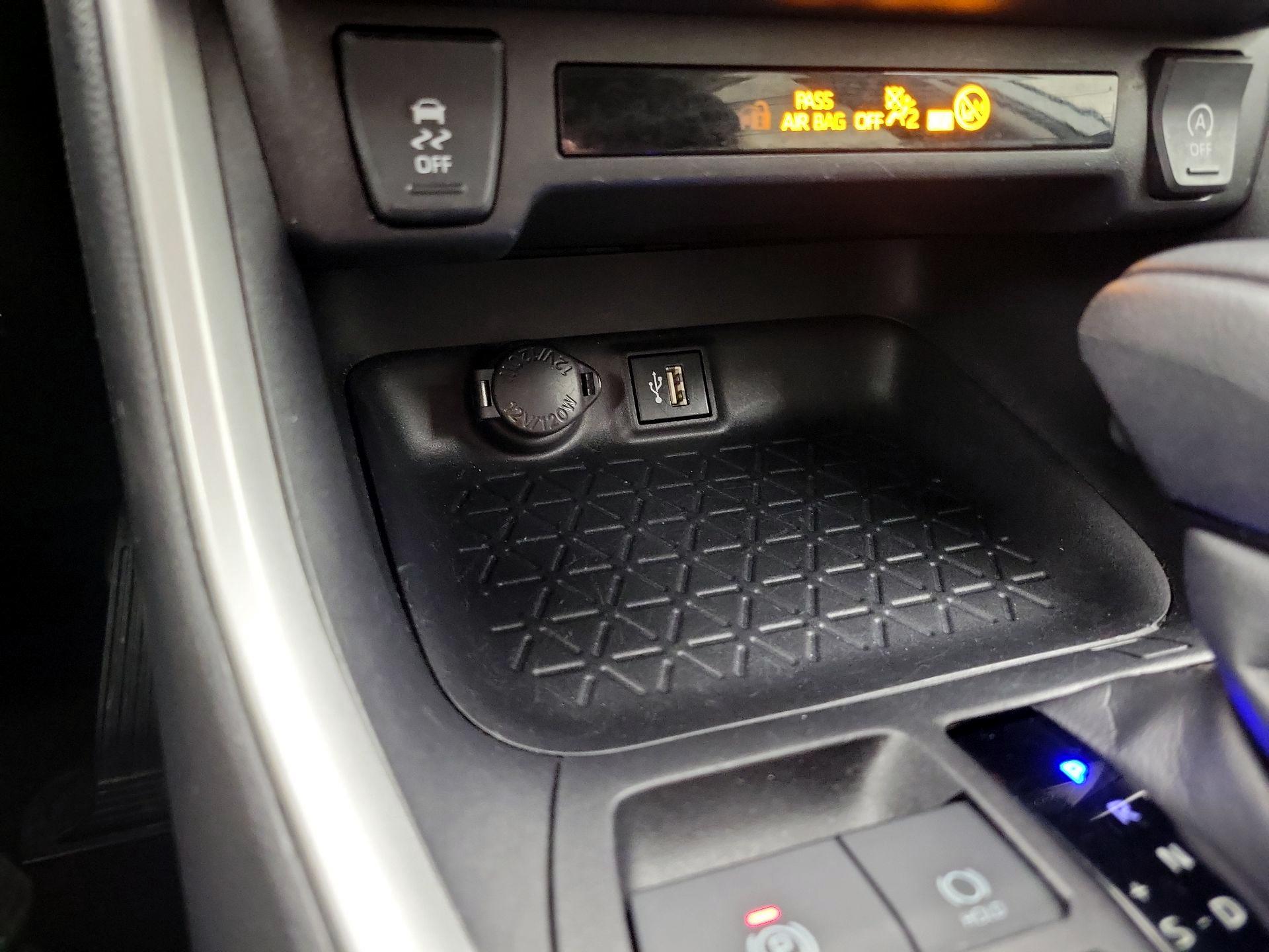 Thumbnail: 2024 Toyota RAV4 - 19