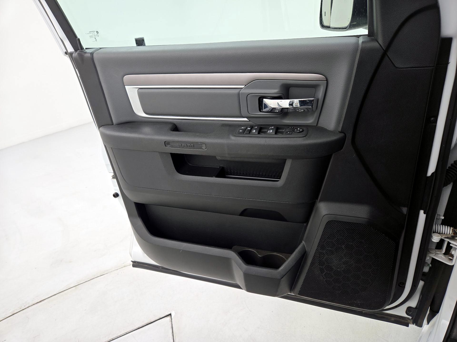 Thumbnail: 2023 RAM 1500 Classic - 12