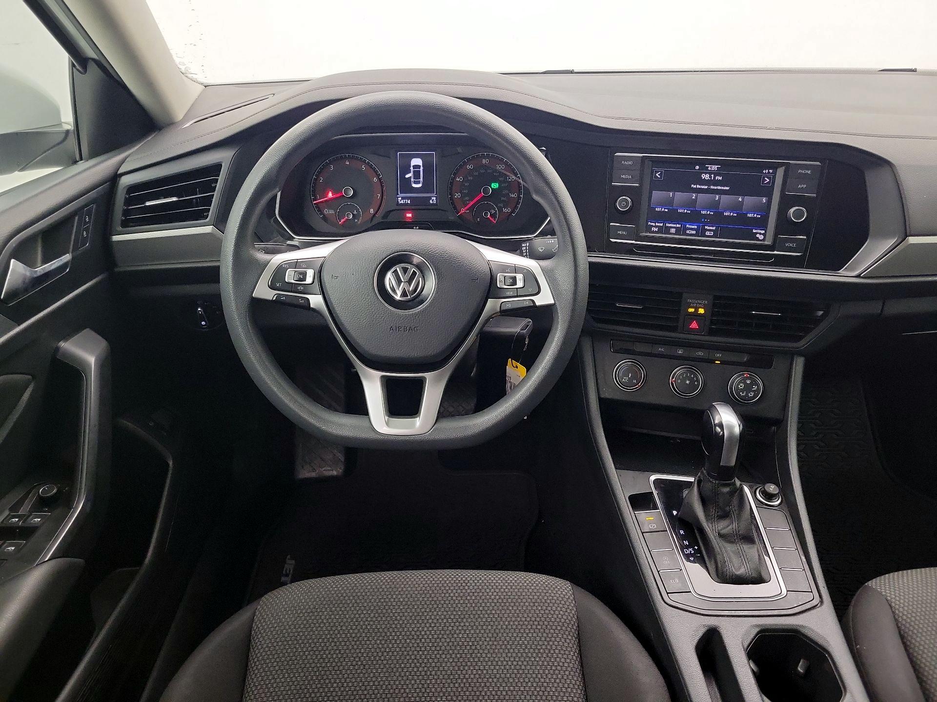 Thumbnail: 2021 Volkswagen Jetta - 10