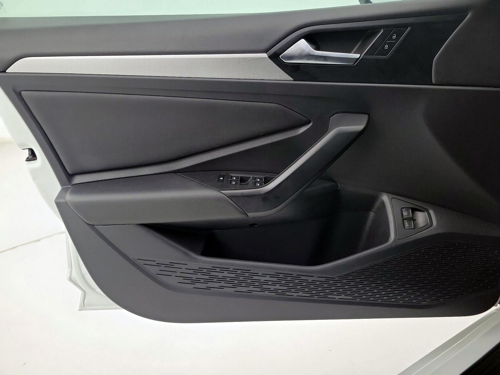 Thumbnail: 2021 Volkswagen Jetta - 12