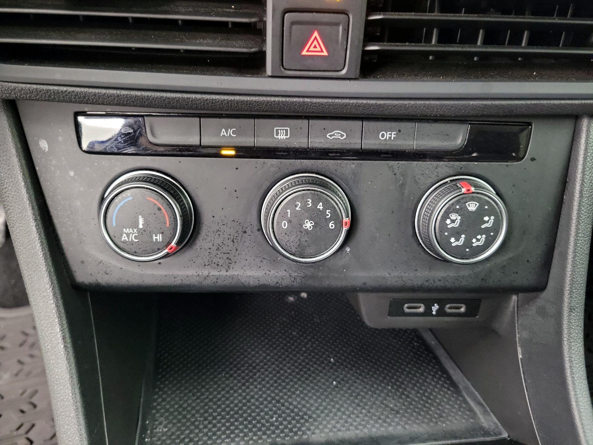 Thumbnail: 2021 Volkswagen Jetta - 16