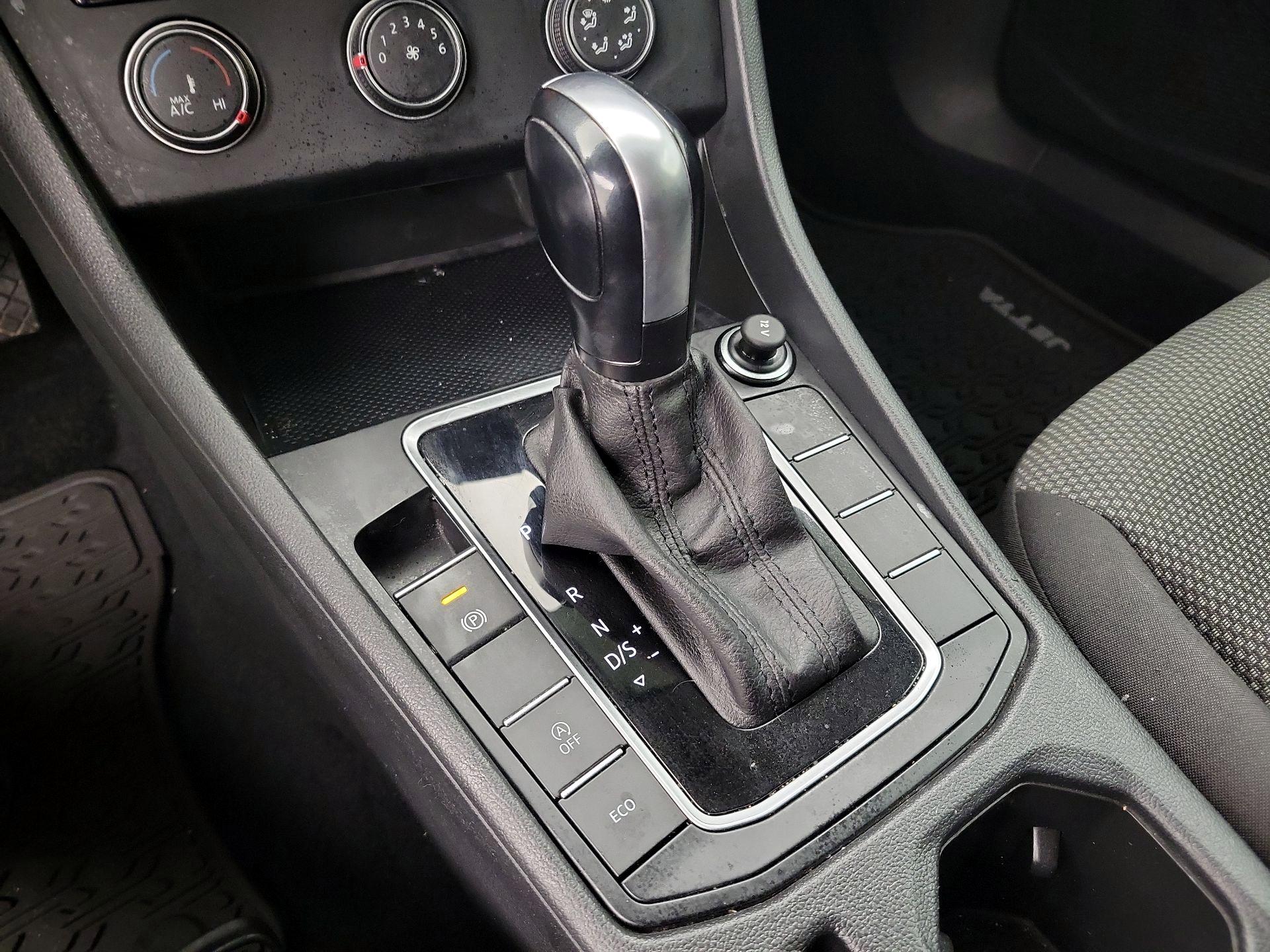 Thumbnail: 2021 Volkswagen Jetta - 17