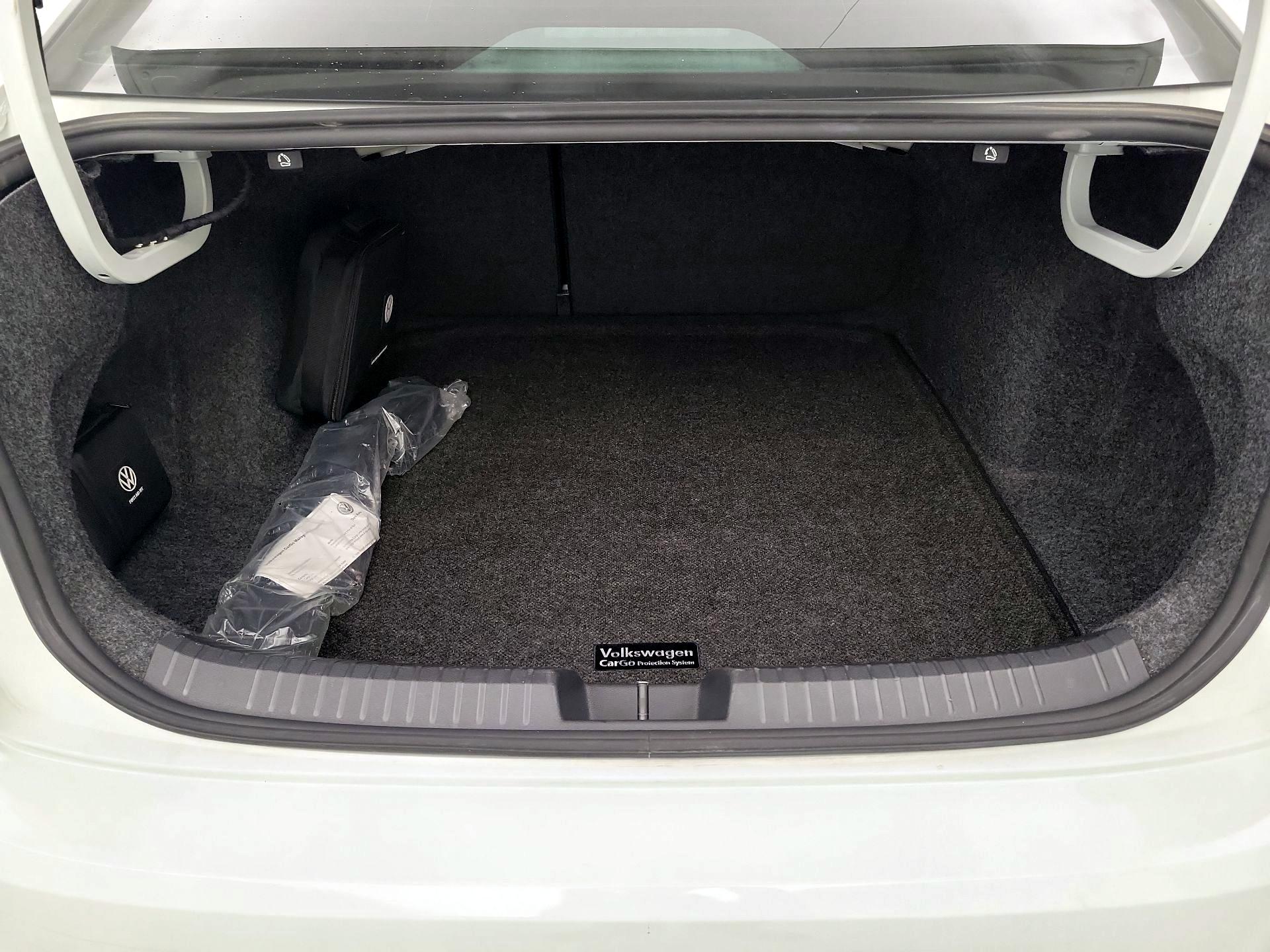 Thumbnail: 2021 Volkswagen Jetta - 20