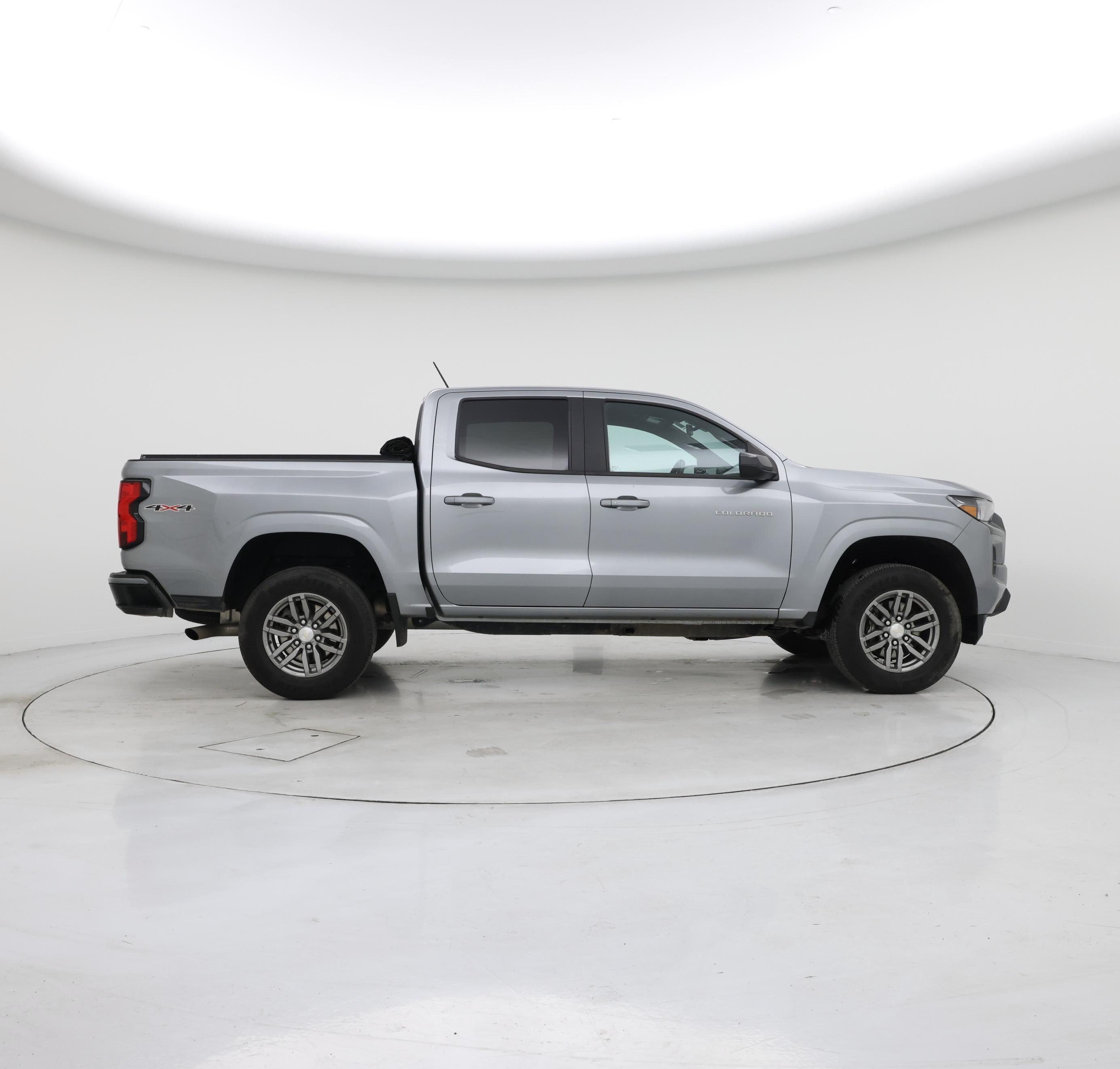 Thumbnail: 2023 Chevrolet Colorado - 7