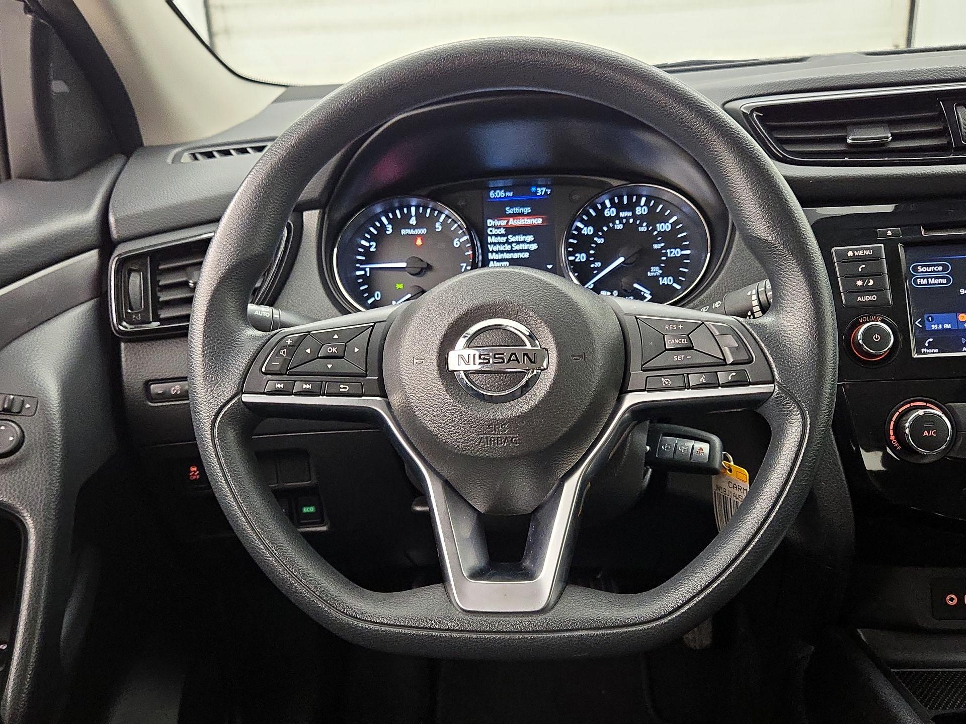 Thumbnail: 2022 Nissan Rogue Sport - 10