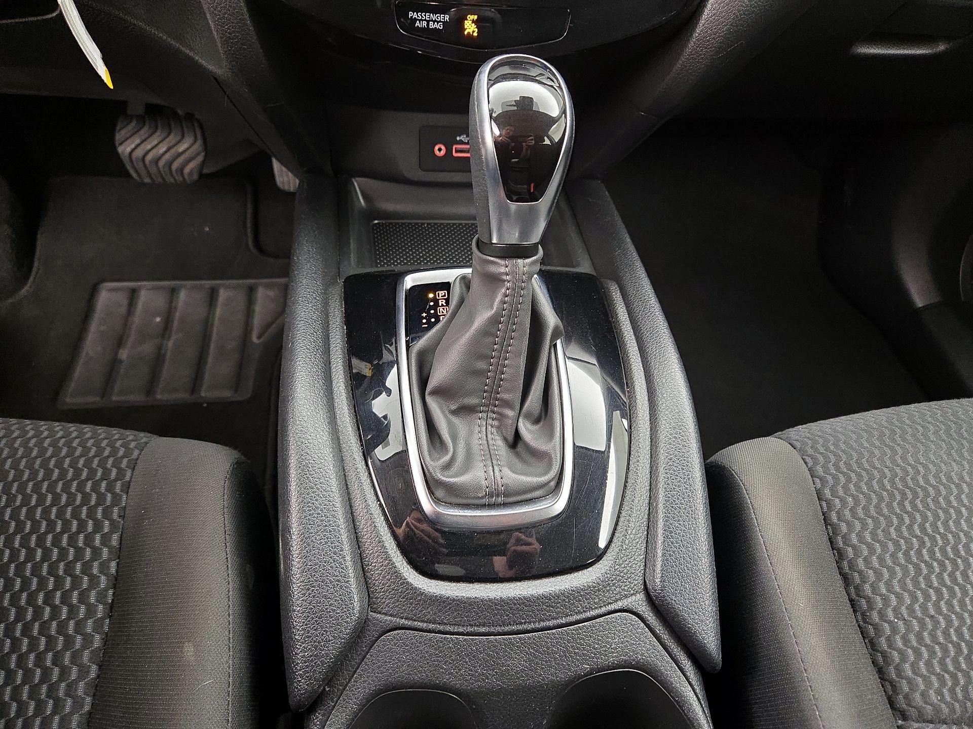 Thumbnail: 2022 Nissan Rogue Sport - 17