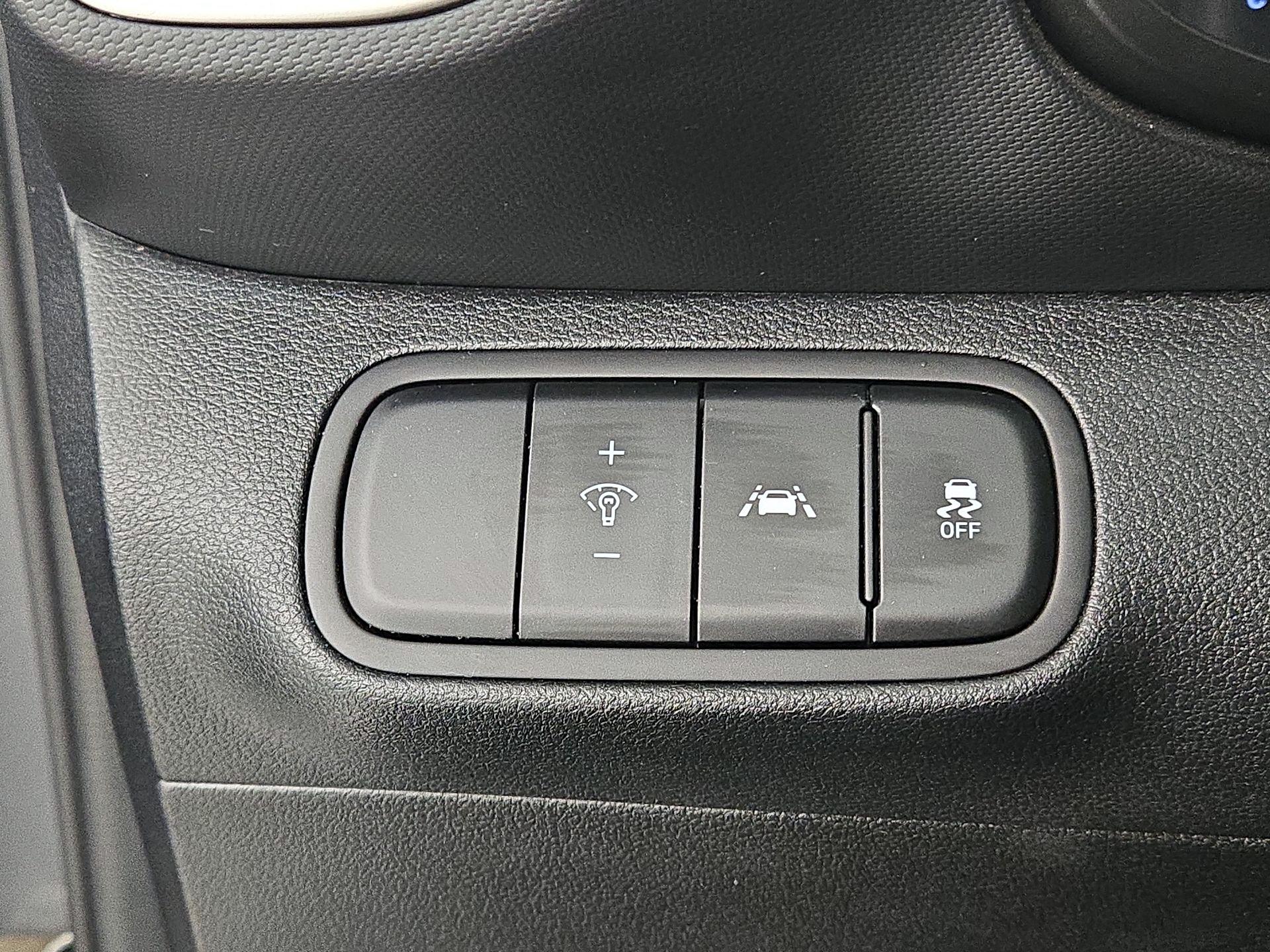 Thumbnail: 2021 Hyundai Venue - 13