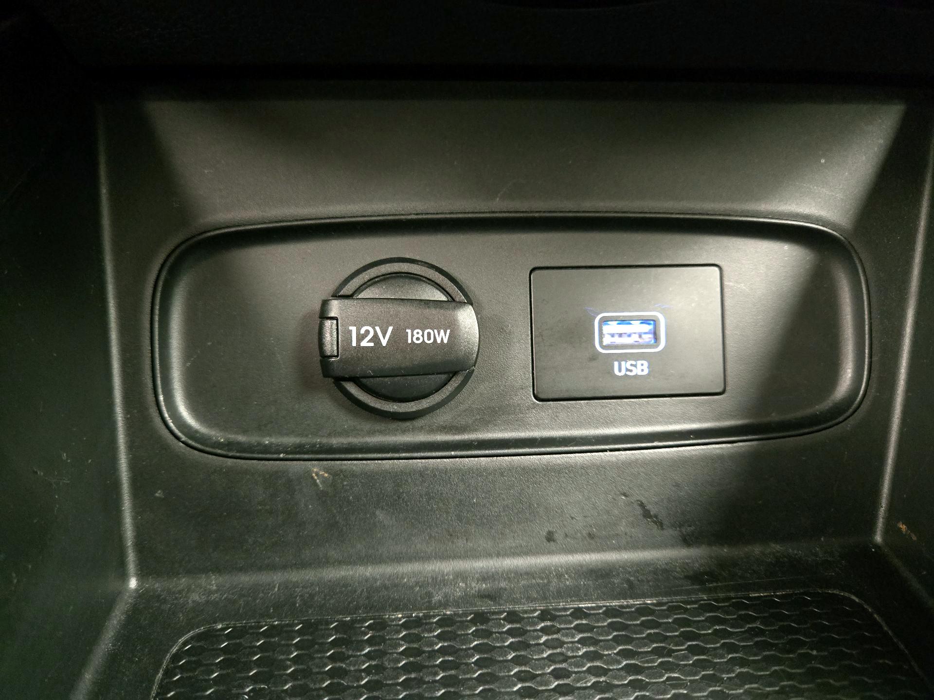 Thumbnail: 2021 Hyundai Venue - 18