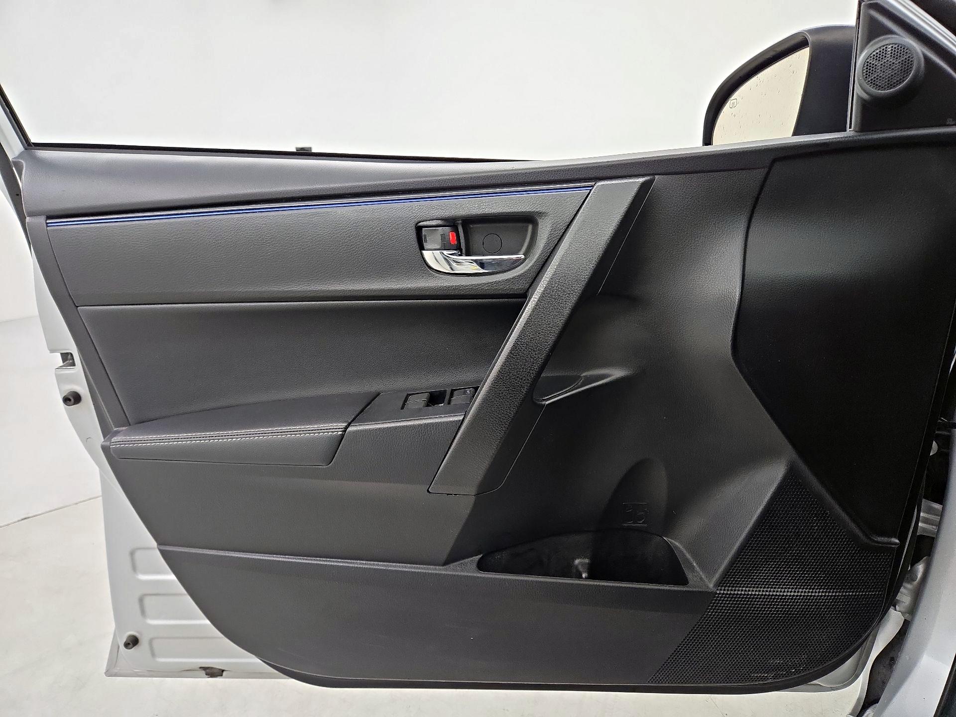 Thumbnail: 2017 Toyota Corolla - 12