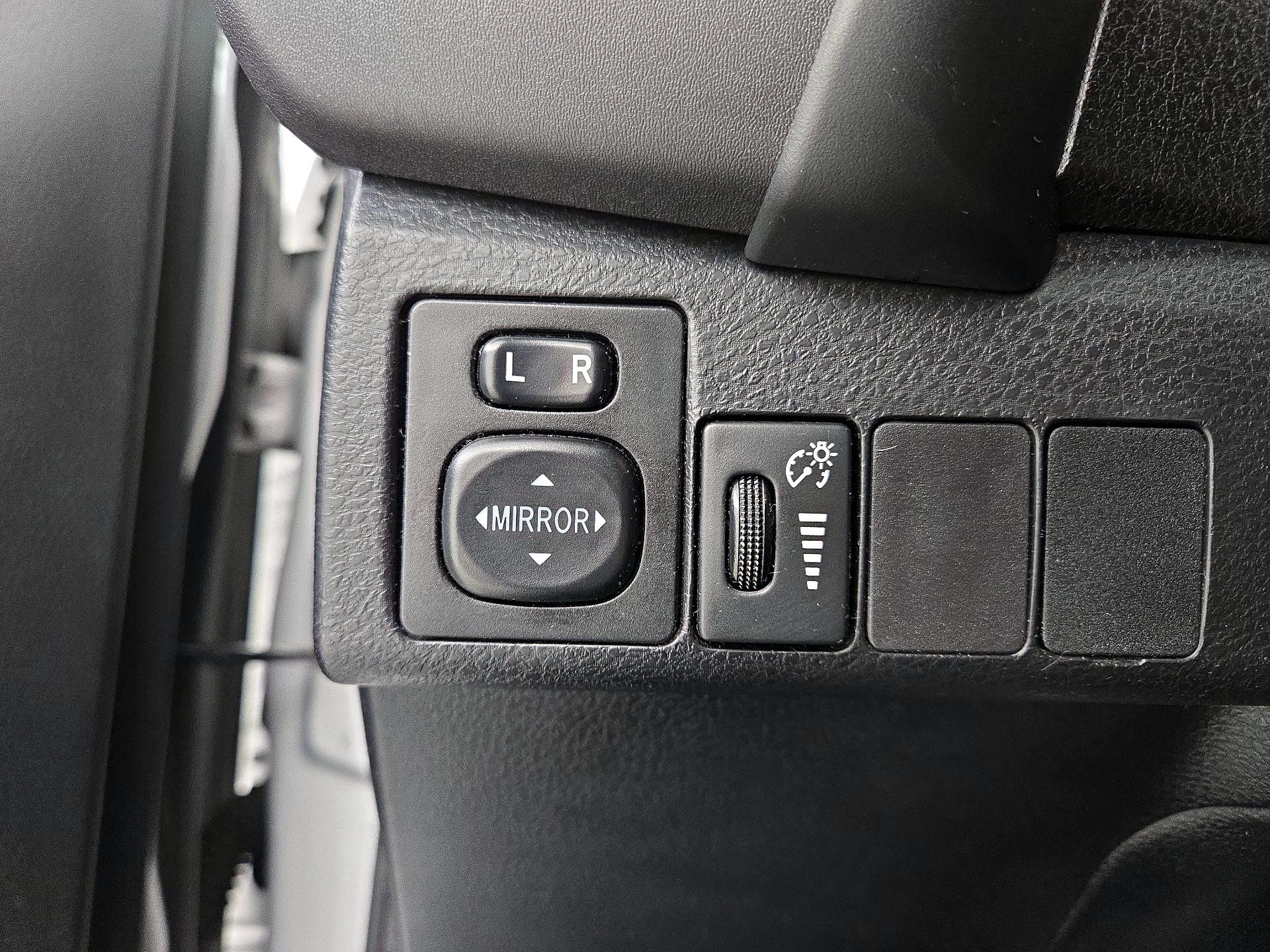 Thumbnail: 2017 Toyota Corolla - 13