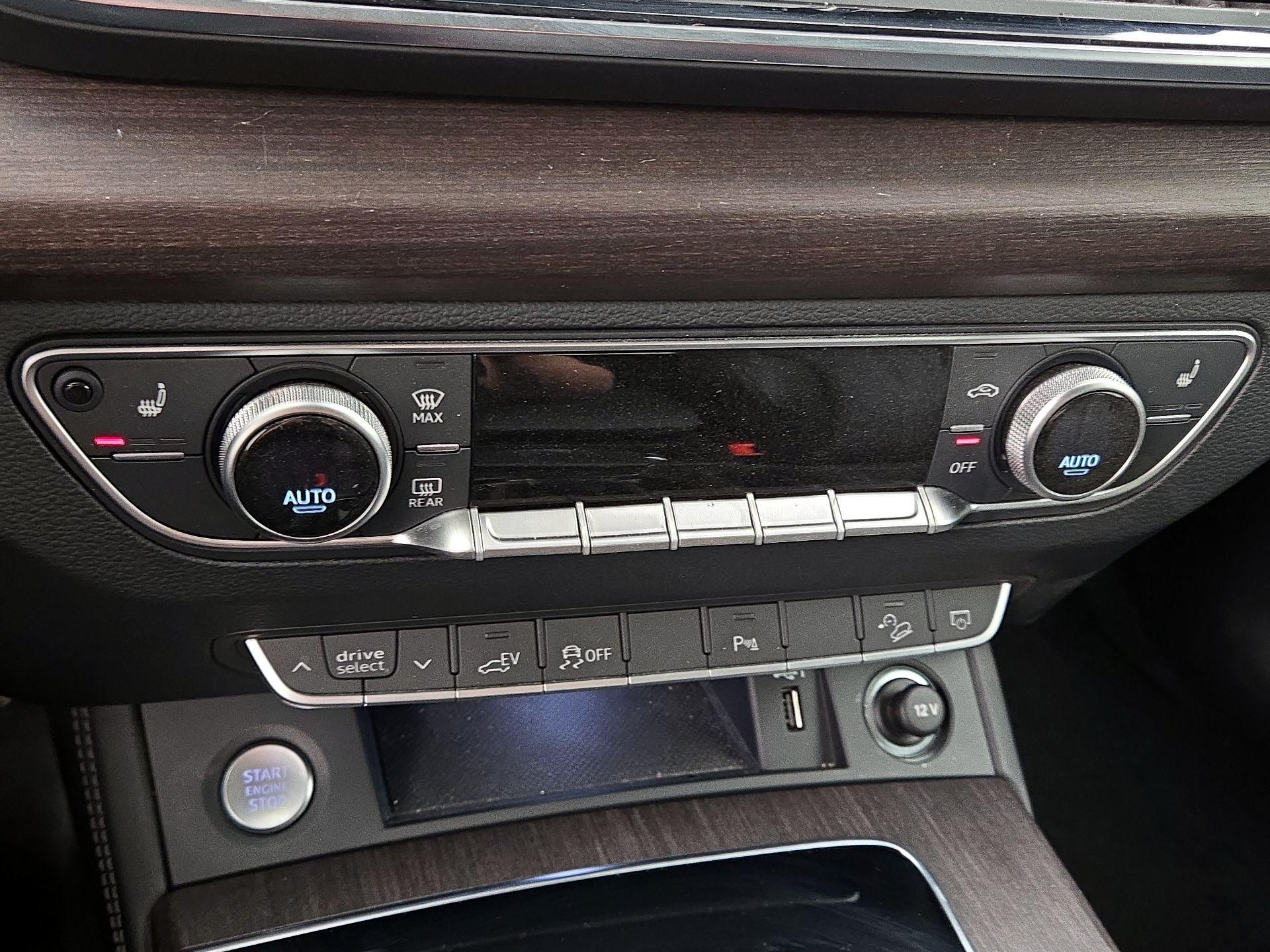 Thumbnail: 2022 Audi Q5 - 16