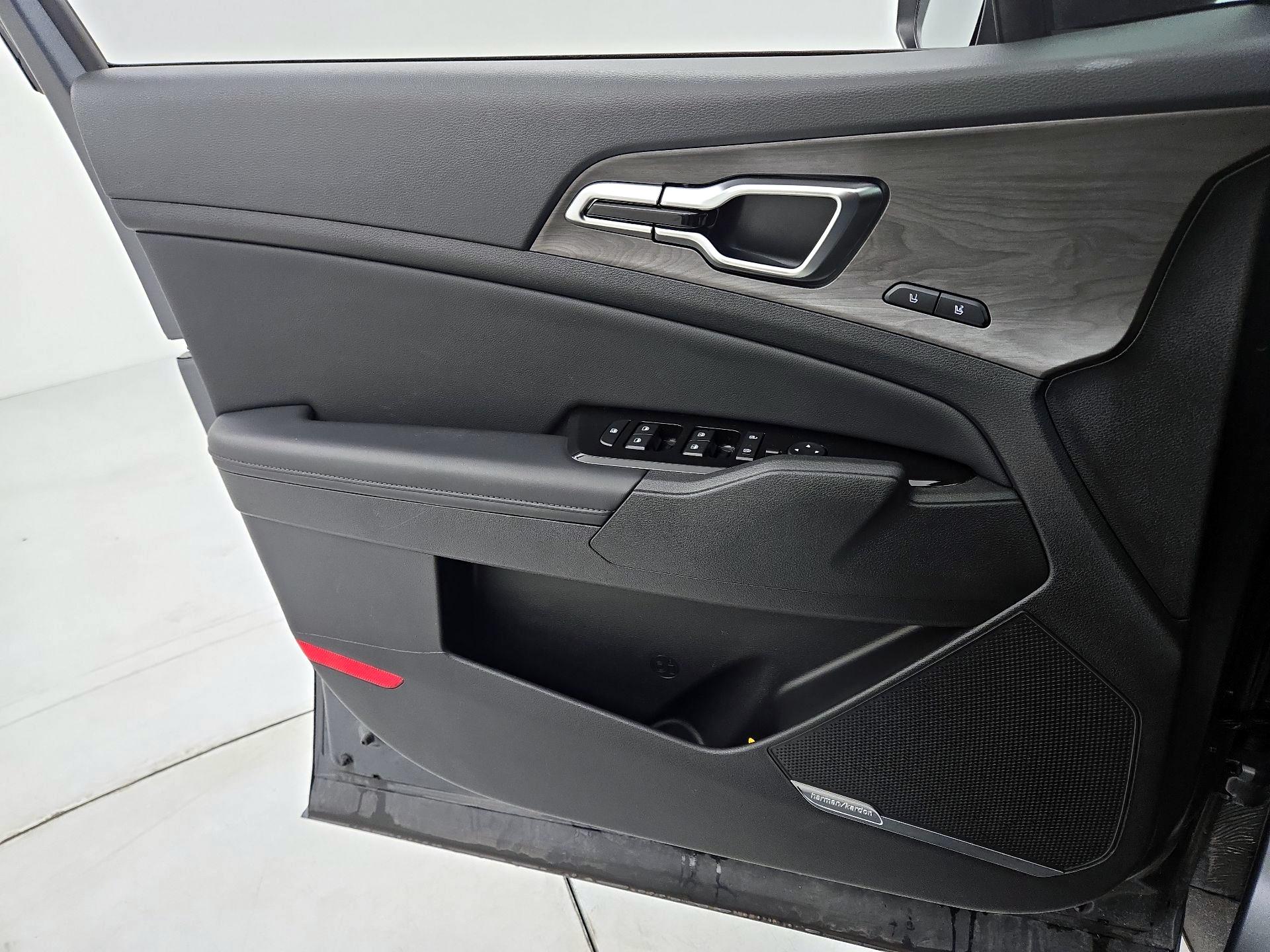 Thumbnail: 2023 Kia Sportage - 12