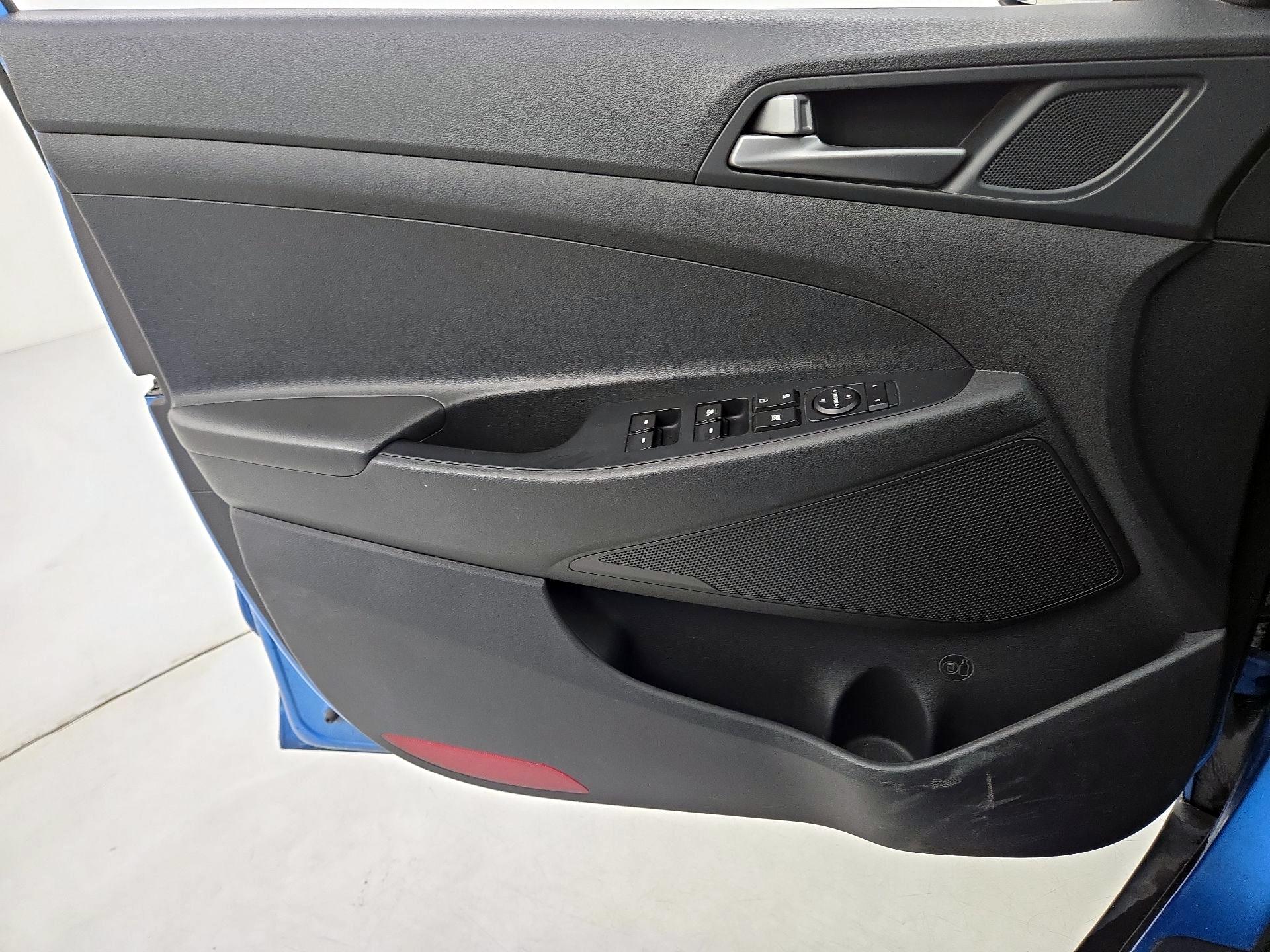 Thumbnail: 2018 Hyundai Tucson - 12