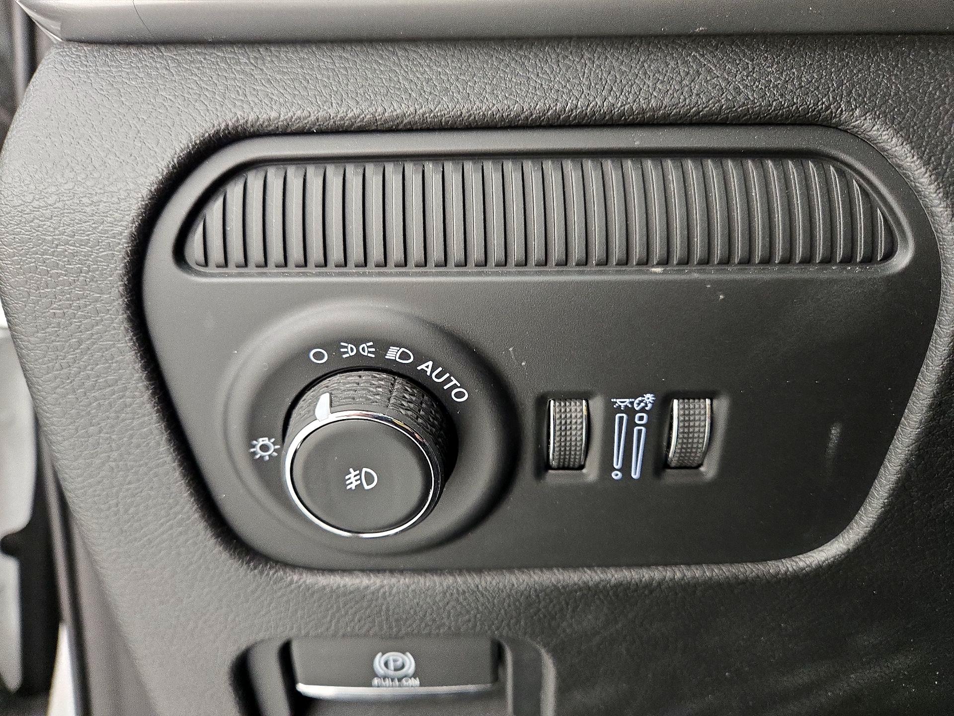 Thumbnail: 2025 Jeep Wagoneer - 13