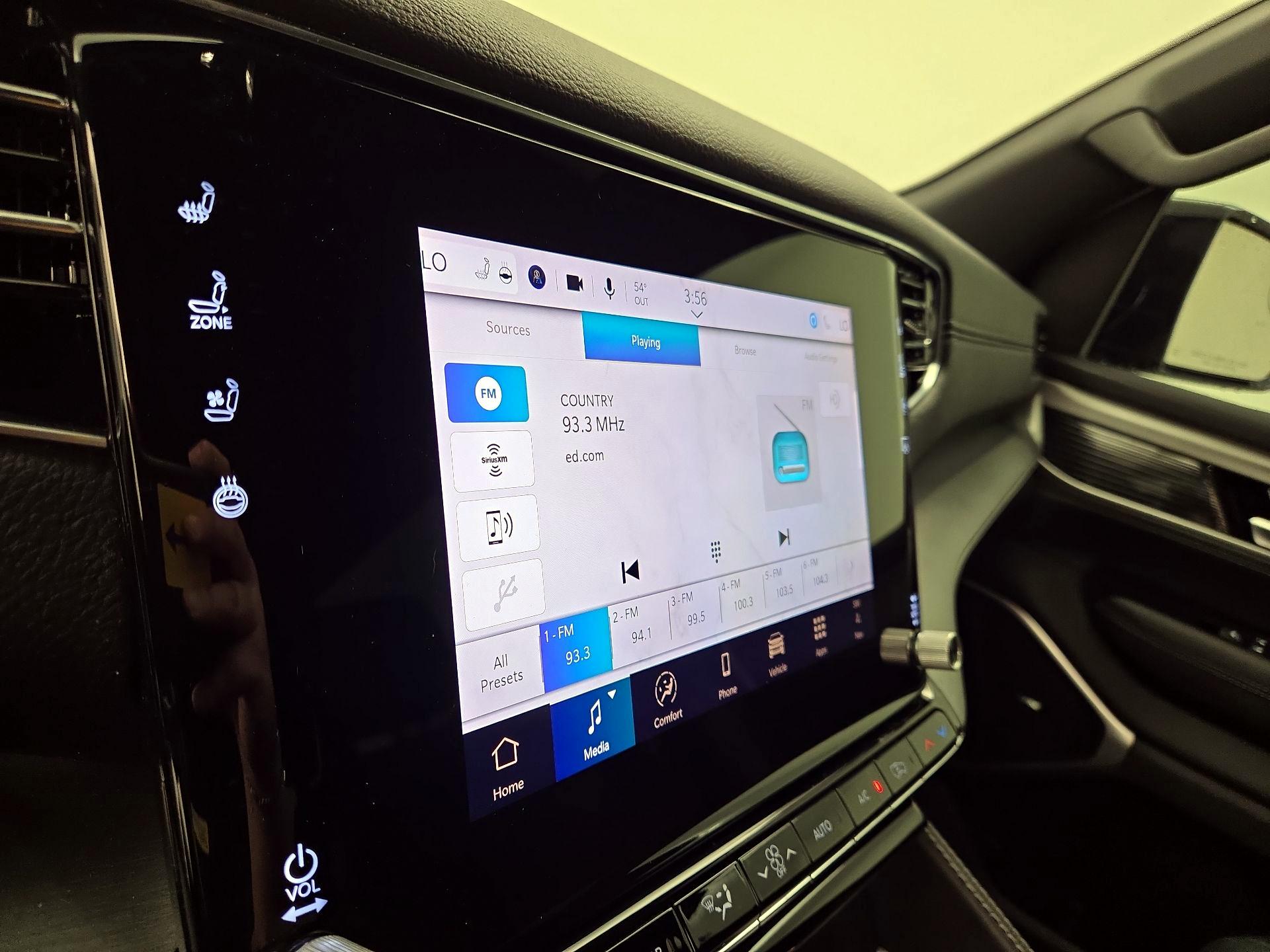 Thumbnail: 2025 Jeep Wagoneer - 16