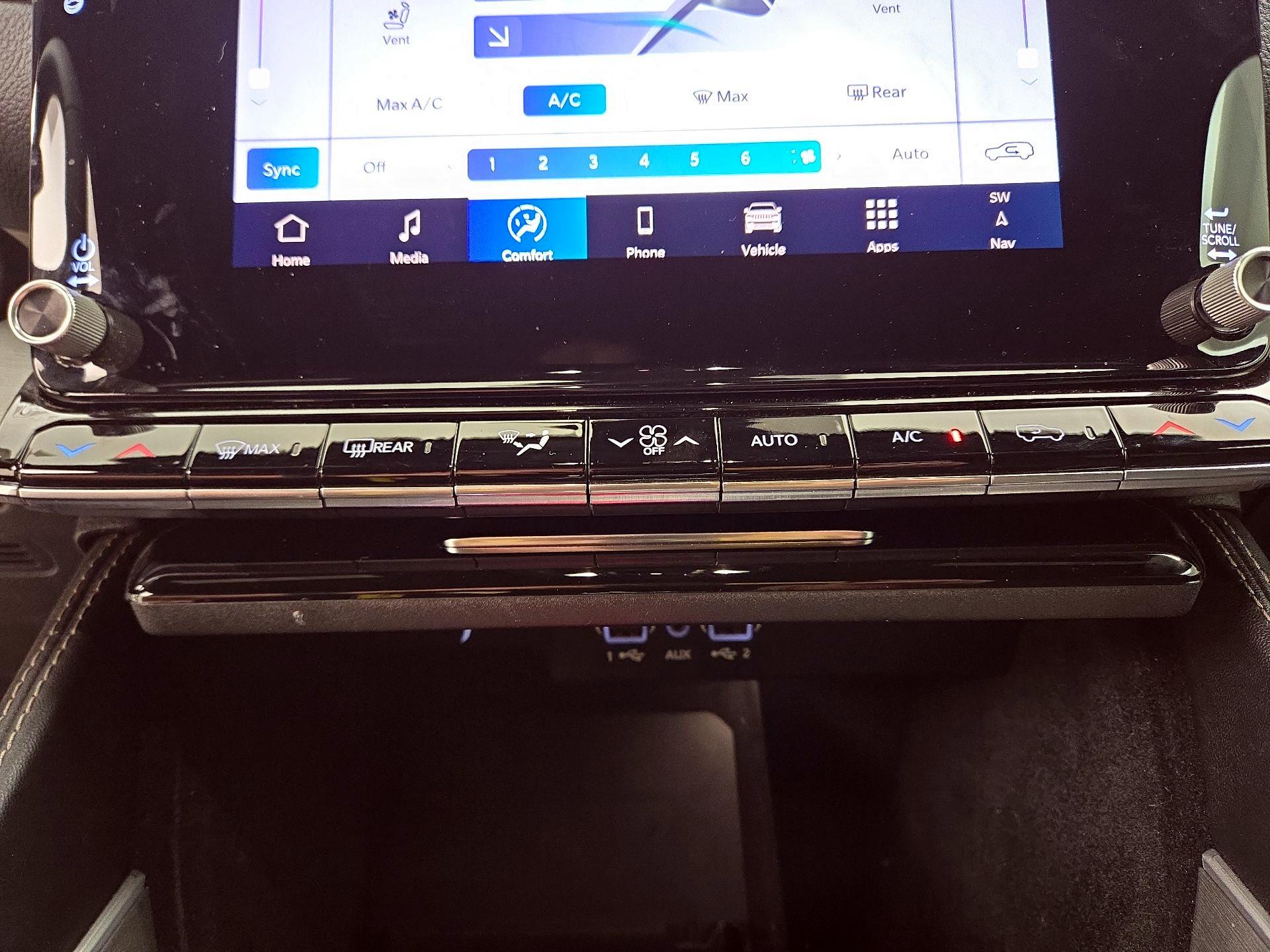 Thumbnail: 2025 Jeep Wagoneer - 17