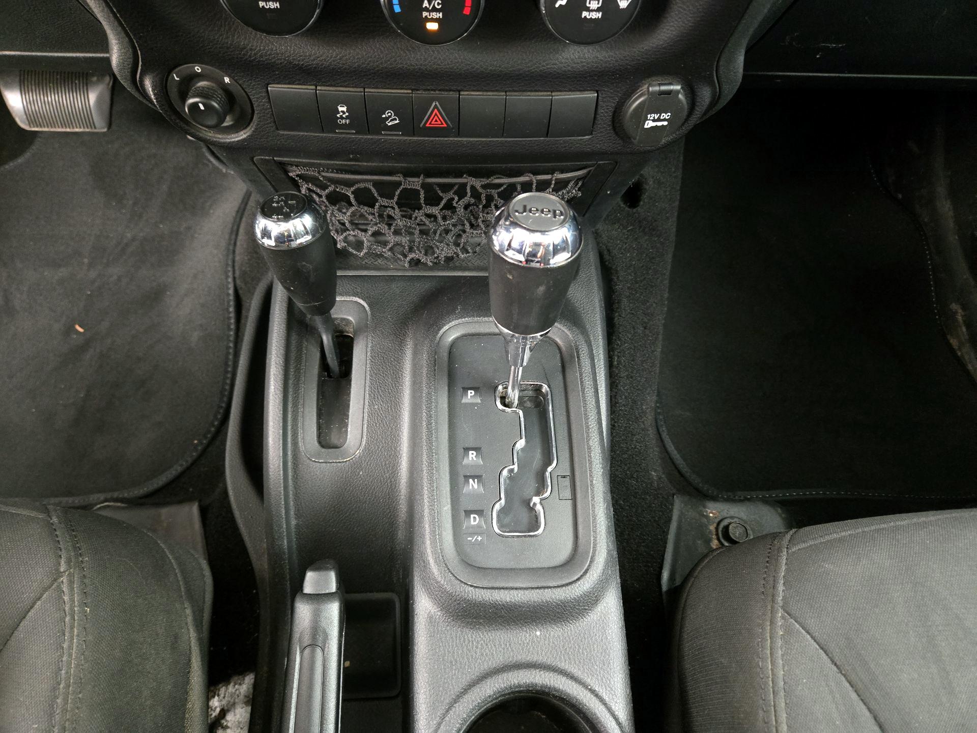 Thumbnail: 2016 Jeep Wrangler - 15